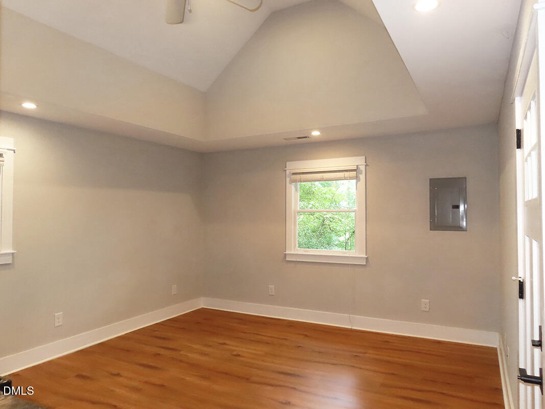 904 E Franklin Street Property Photo 2