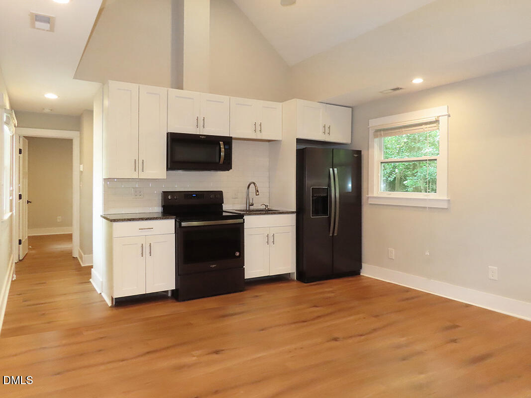 904 E Franklin Street Property Photo 3