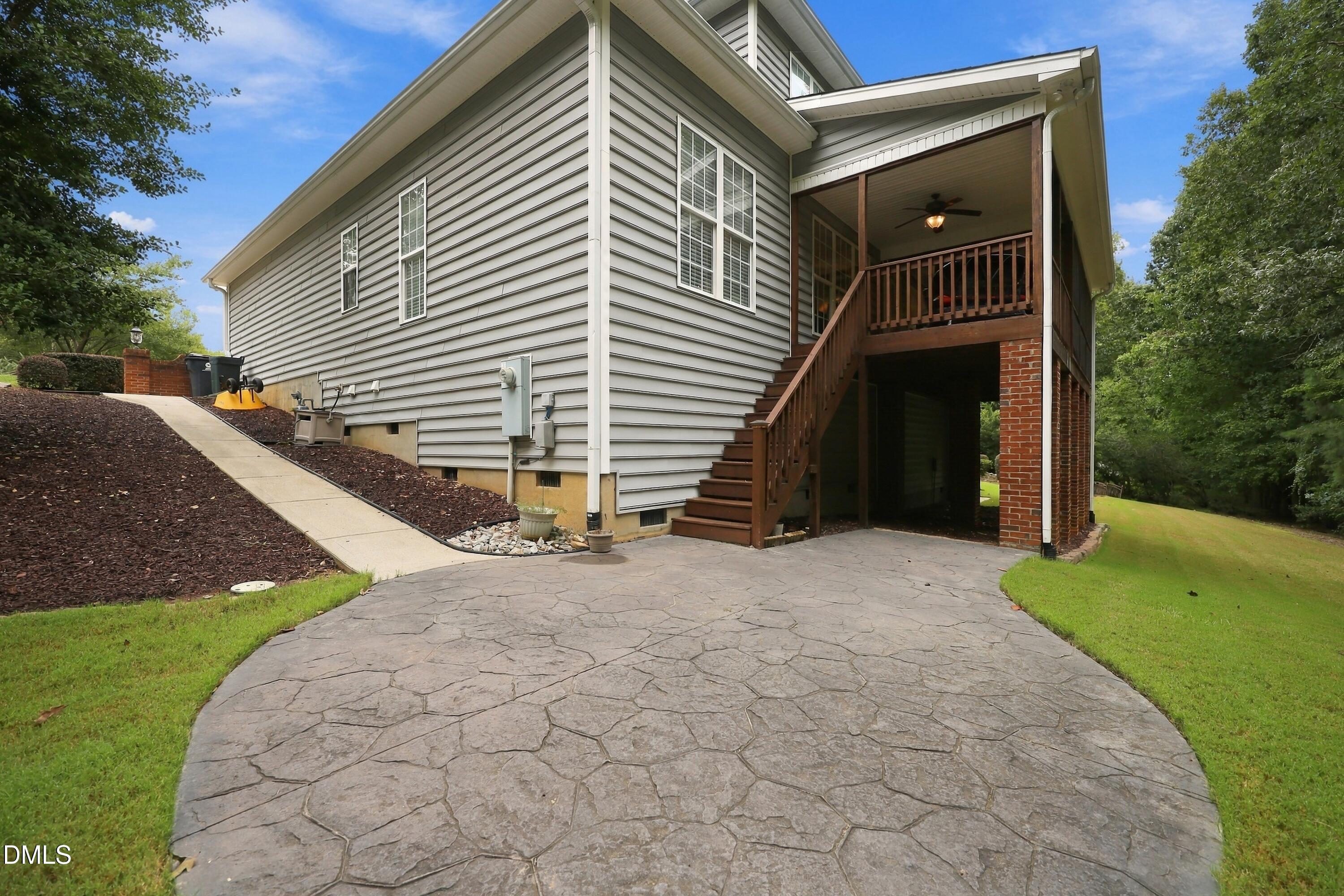 35 Broomhill Court Property Photo 9
