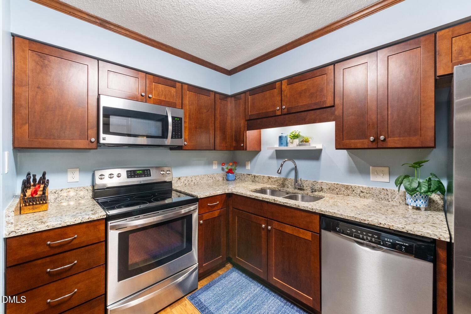 5651 Hamstead Crossing Property Photo 7