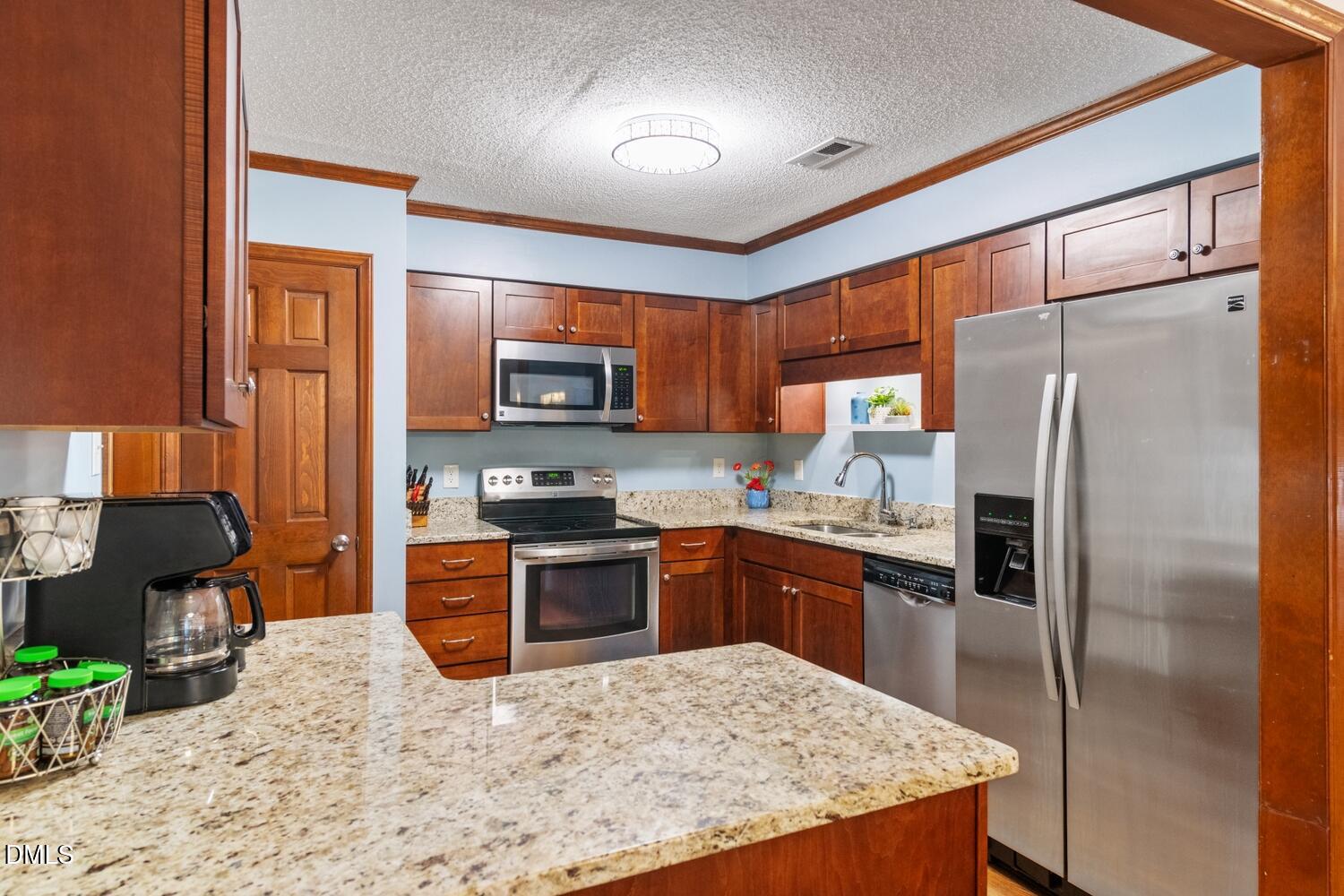 5651 Hamstead Crossing Property Photo 8