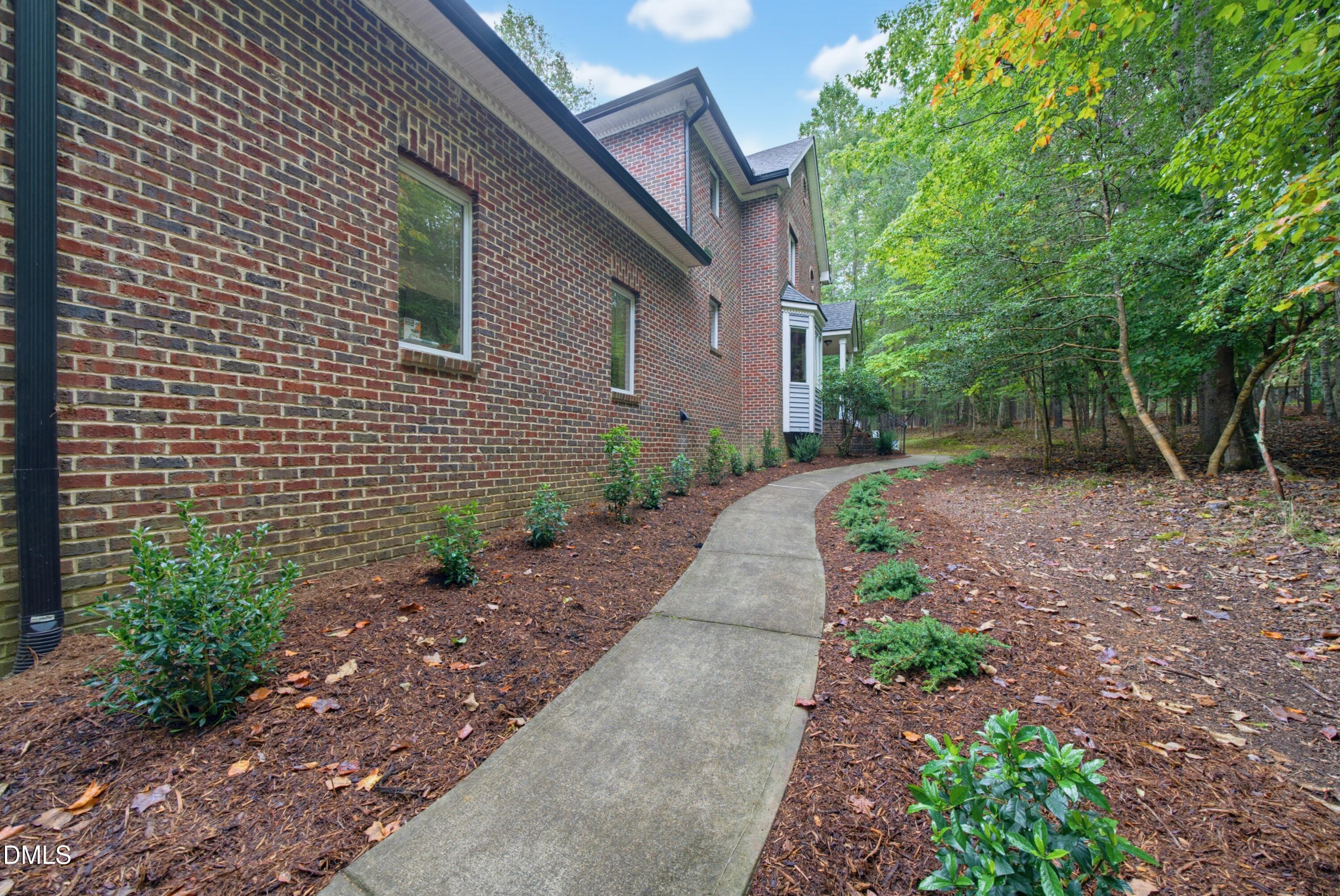 1105 Erins Way Lane Property Photo 2