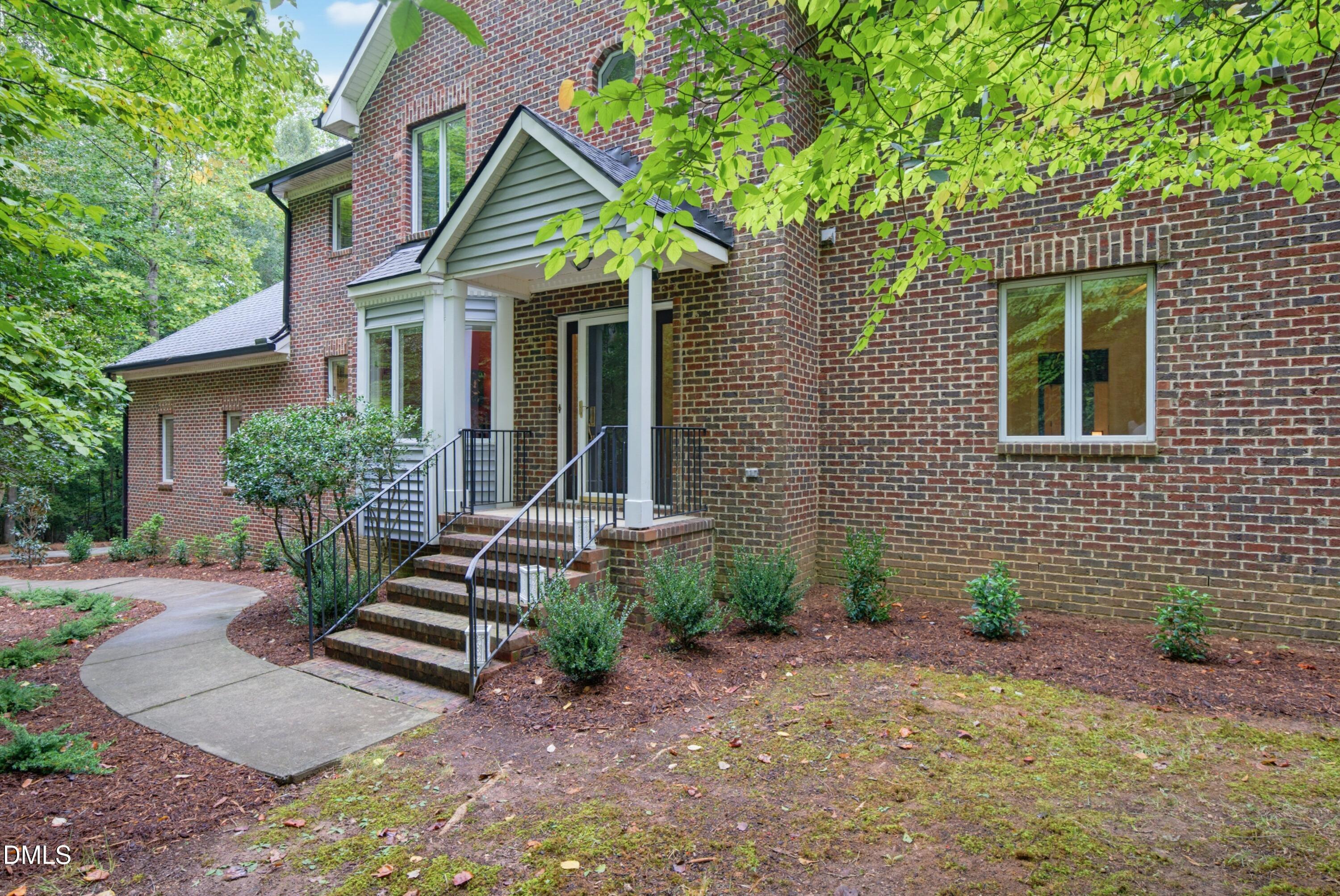 1105 Erins Way Lane Property Photo 4