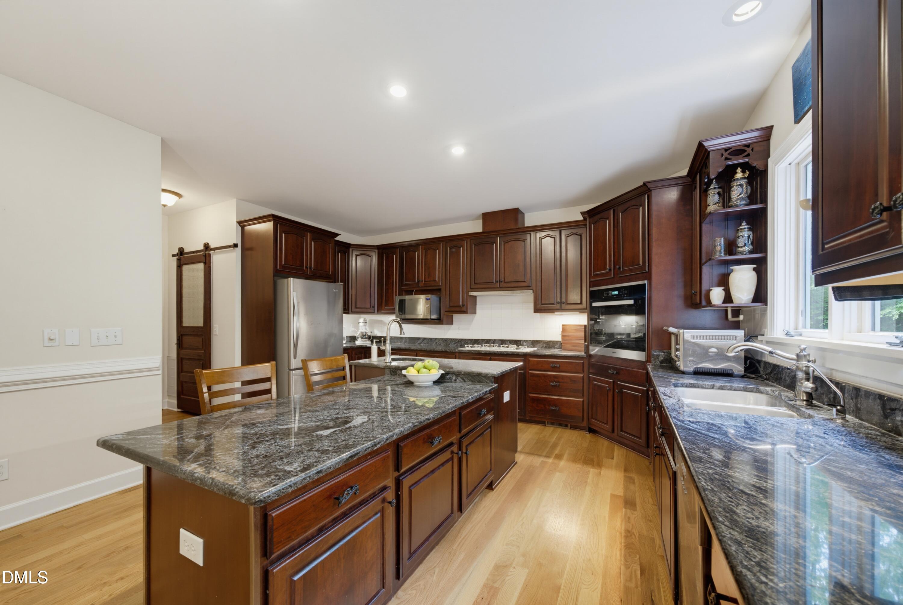 1105 Erins Way Lane Property Photo 11