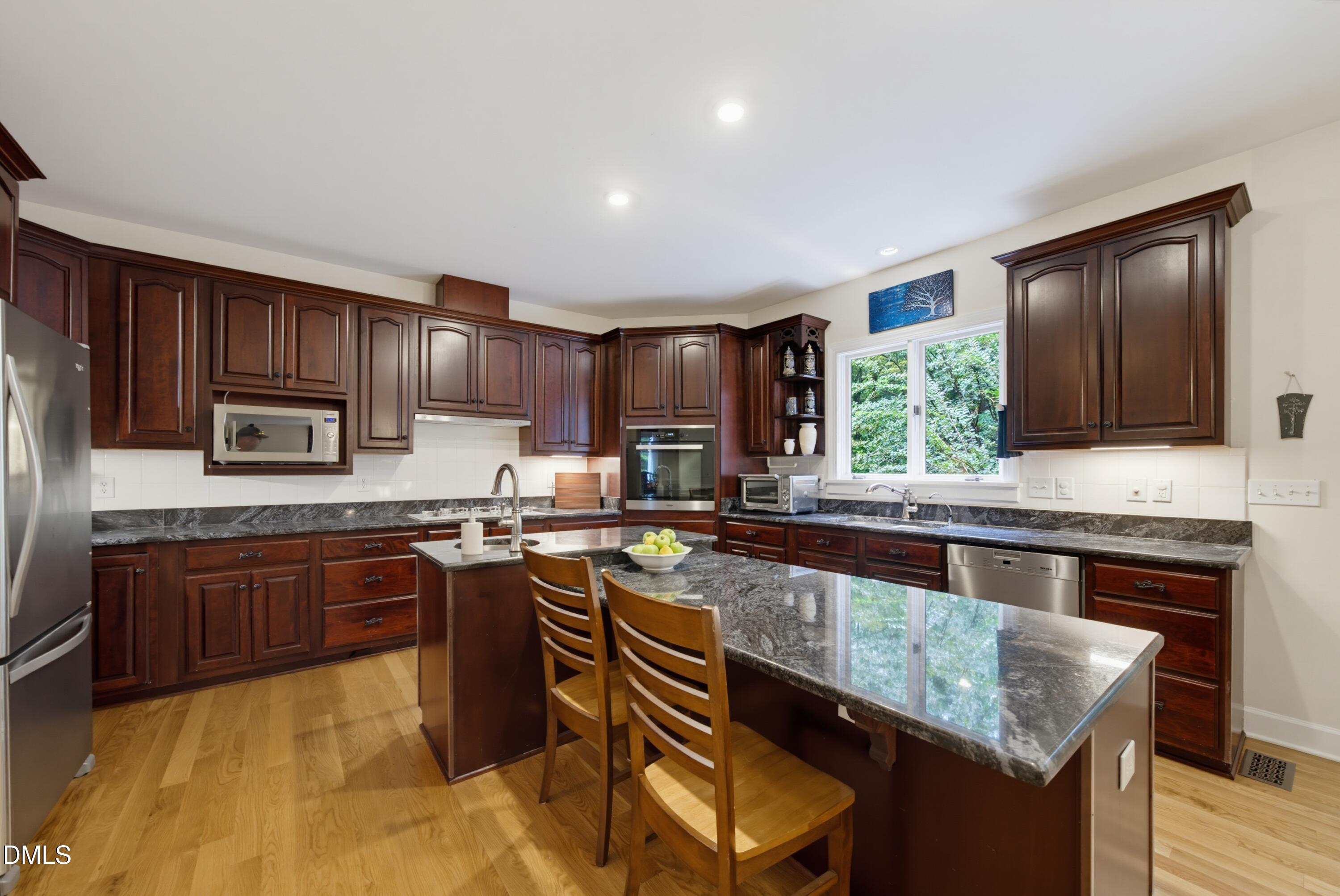 1105 Erins Way Lane Property Photo 13