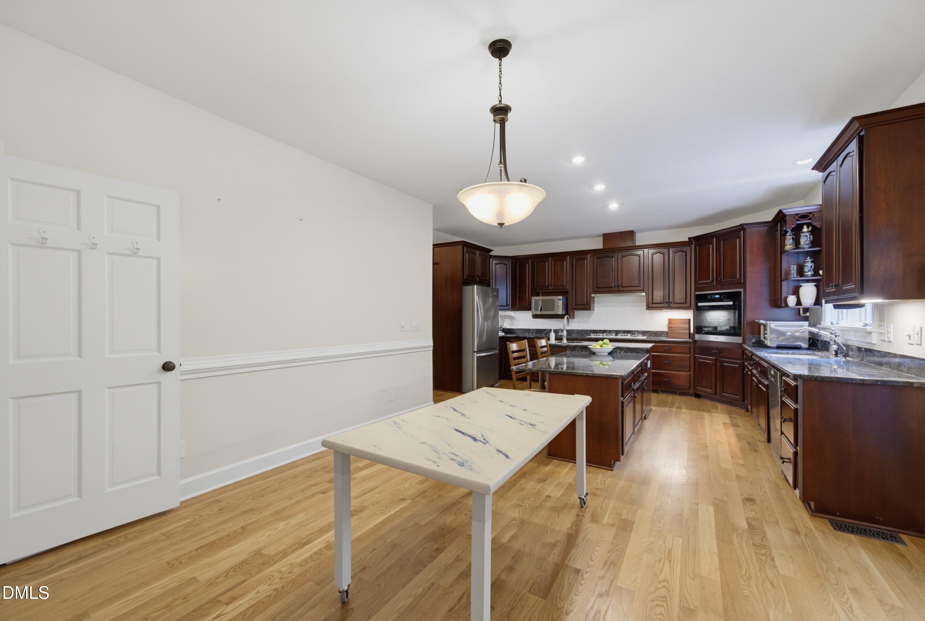 1105 Erins Way Lane Property Photo 17