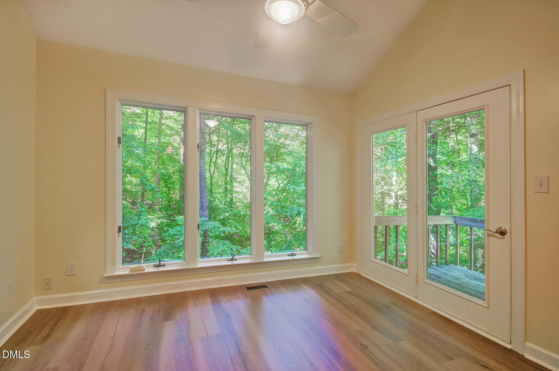 464 Beechmast Property Photo 16