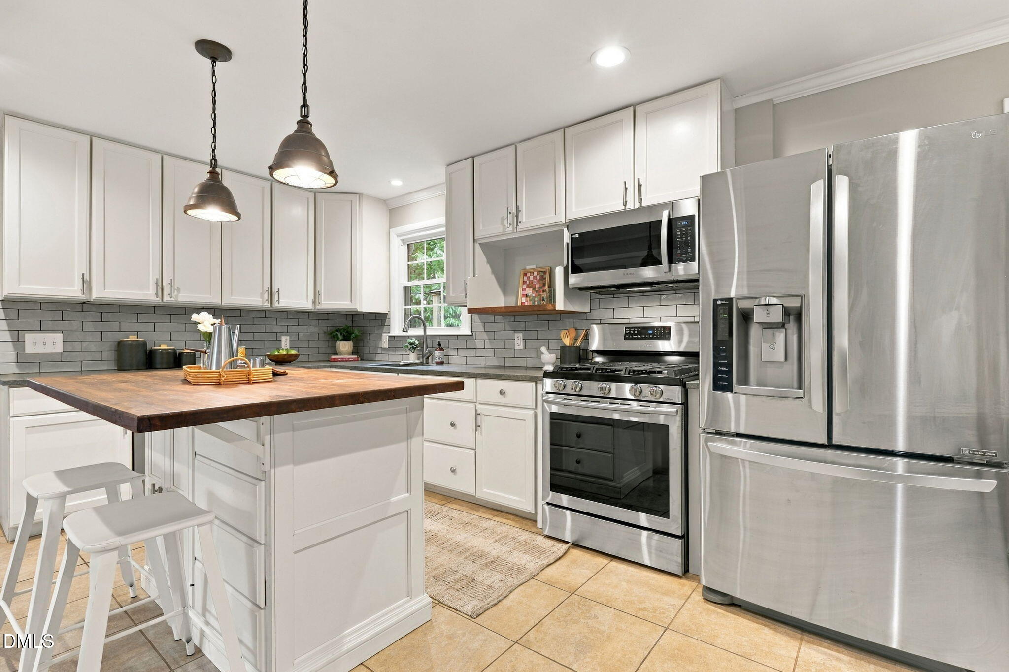 2705 Newquay Street Property Photo 3