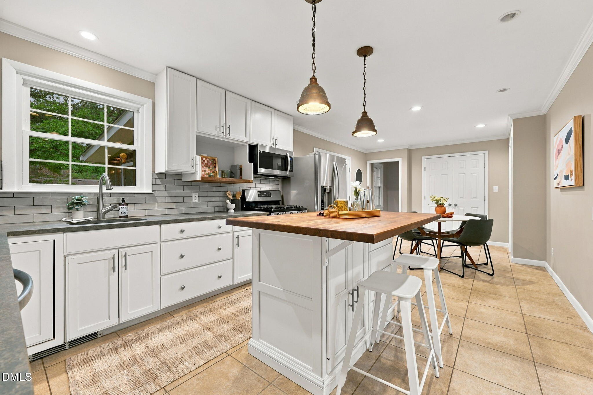 2705 Newquay Street Property Photo 6