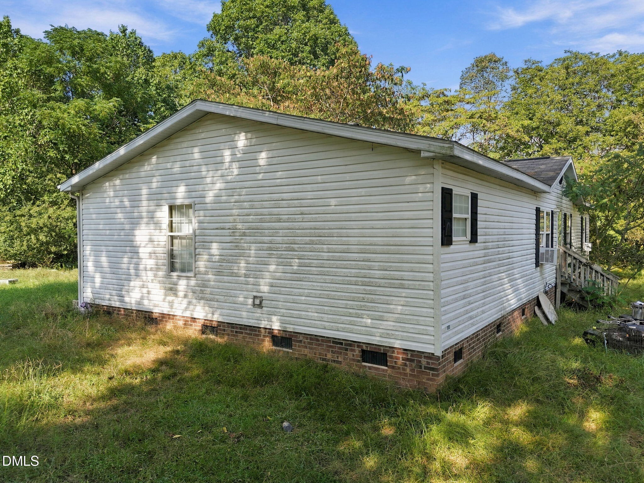 561 Schloss Road Property Photo 4