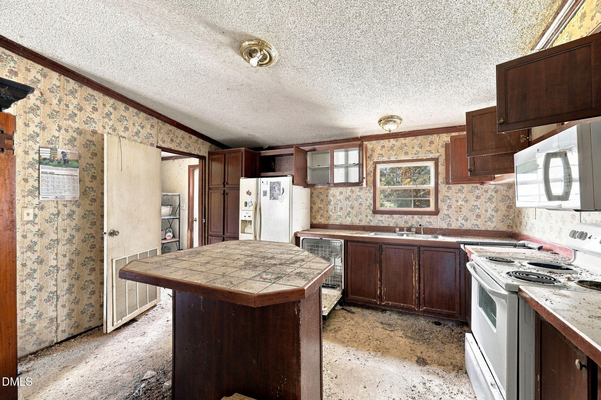 561 Schloss Road Property Photo 16