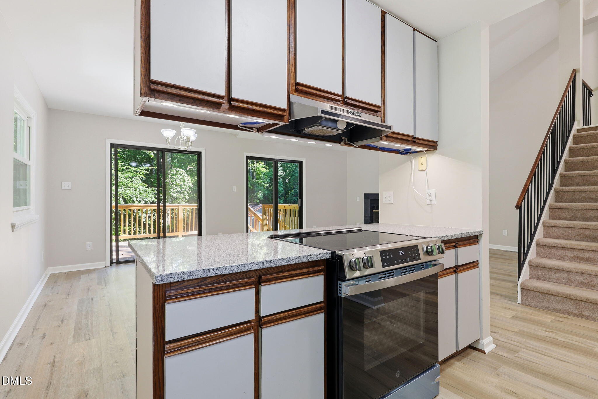 11129 Lakeshore Drive Property Photo 2