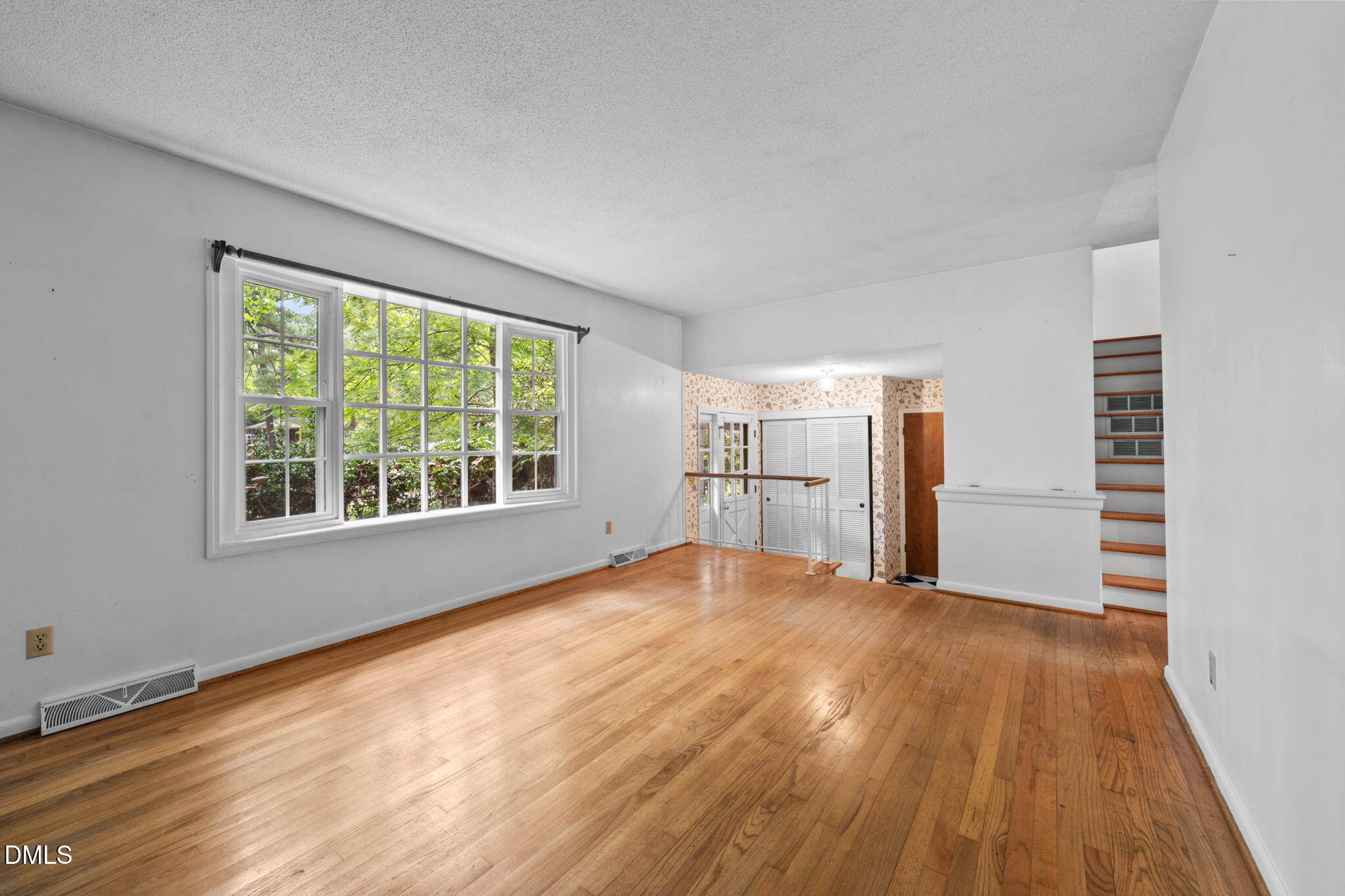 5701 Hayloft Circle Property Photo 7