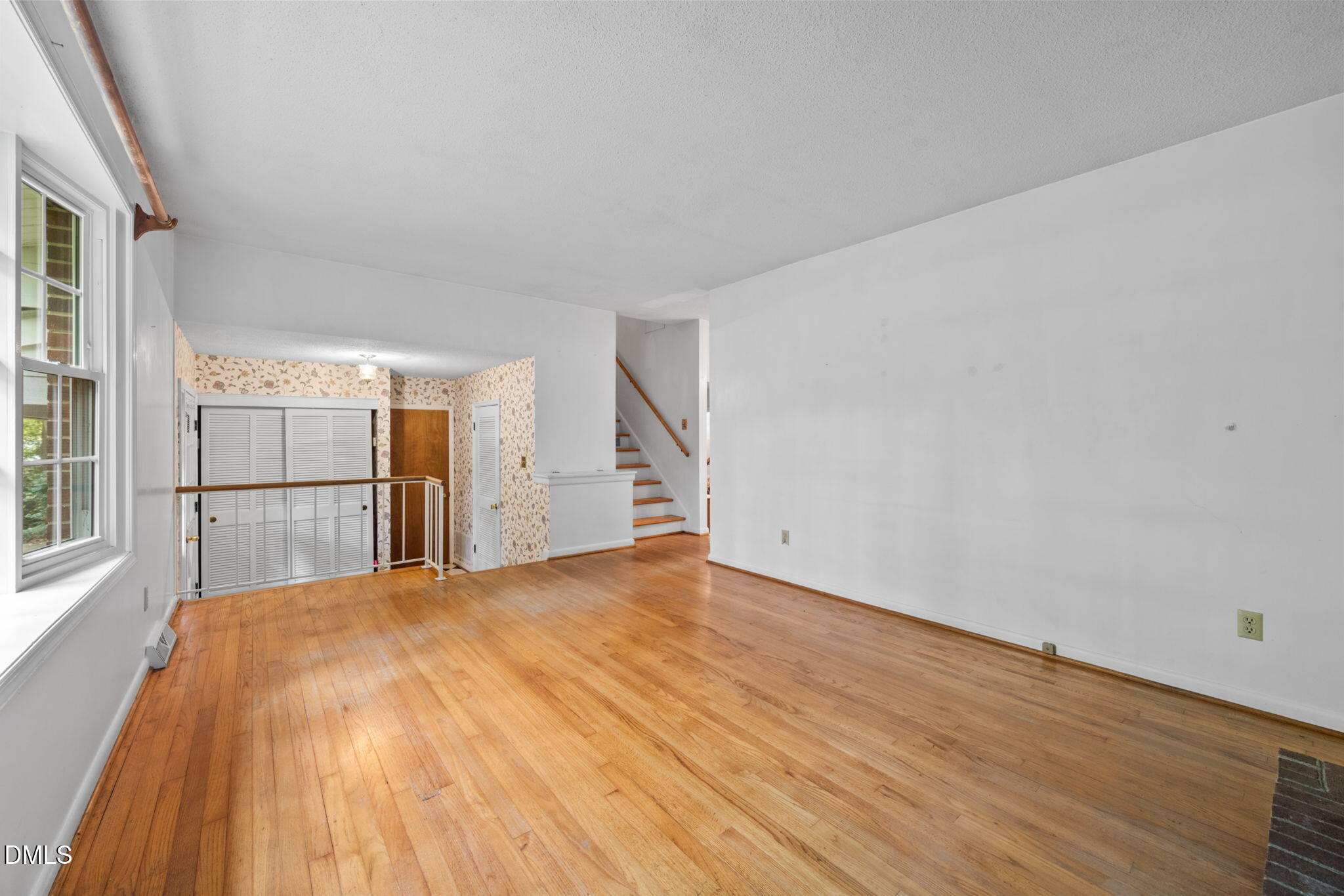 5701 Hayloft Circle Property Photo 8