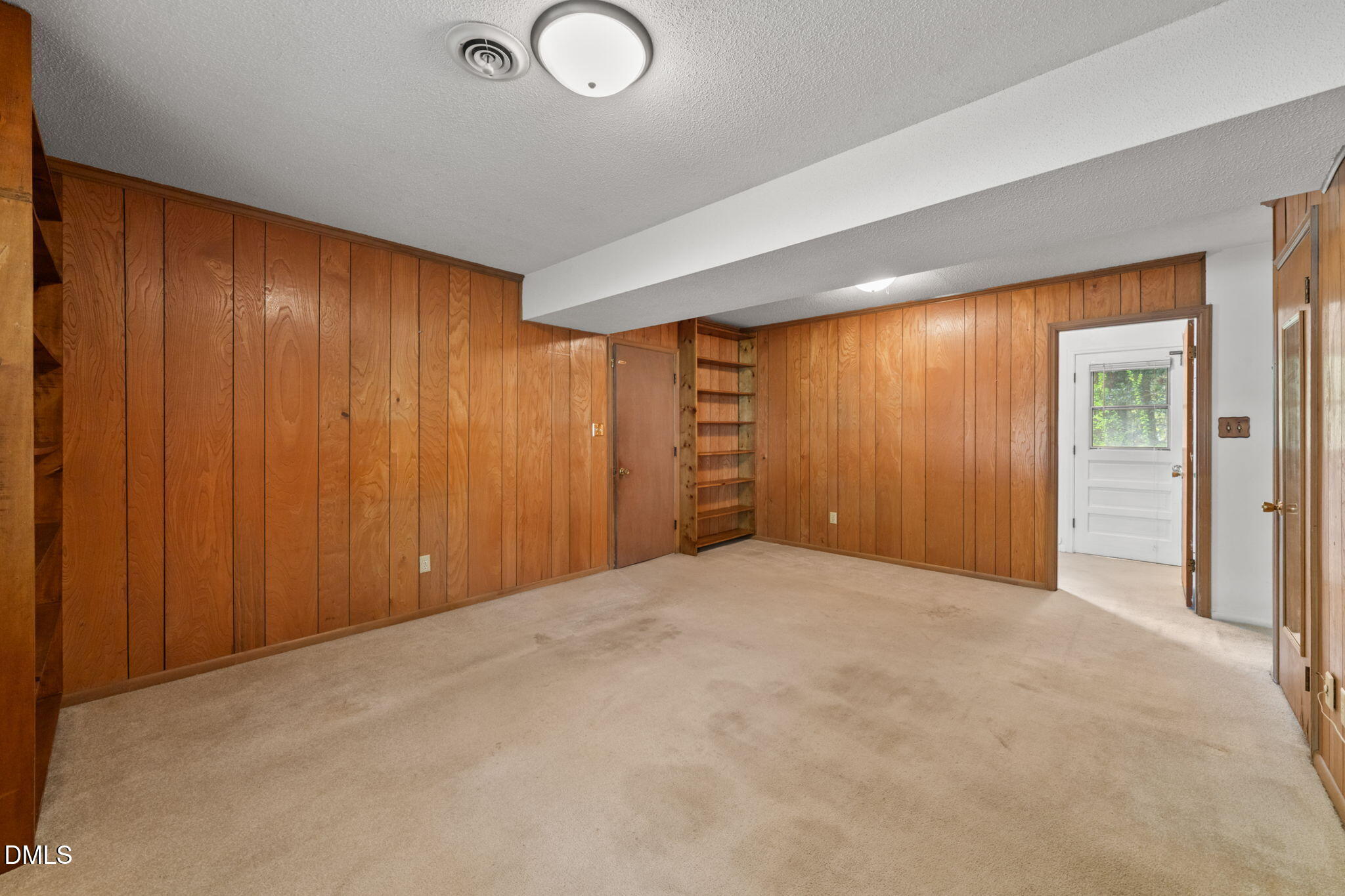 5701 Hayloft Circle Property Photo 16
