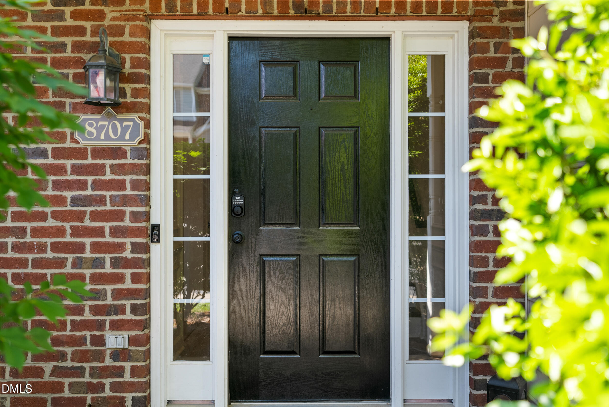 8707 Leeds Forest Lane Property Photo 2