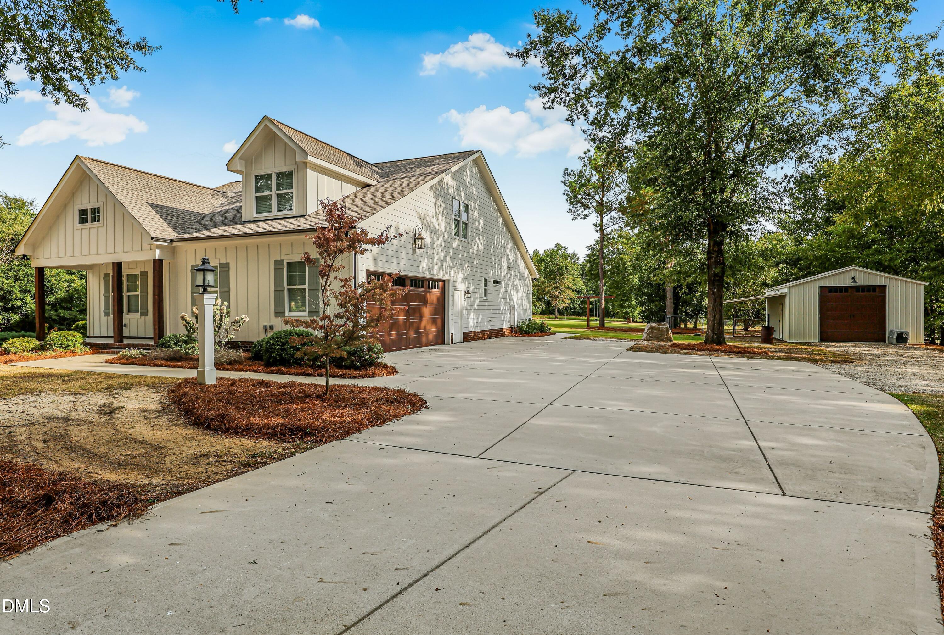 1504 Gregory Circle Property Photo 3