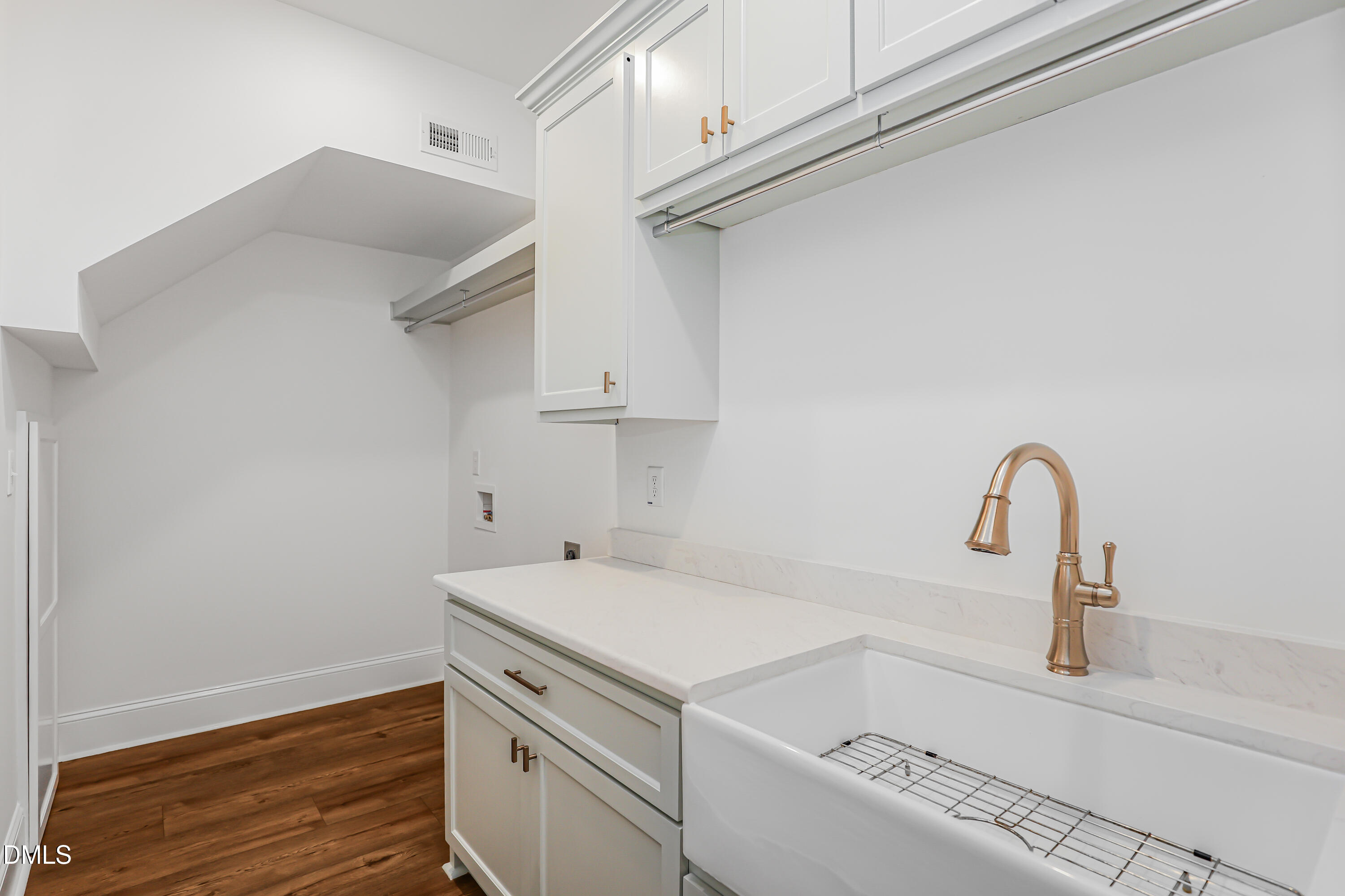 1504 Gregory Circle Property Photo 6