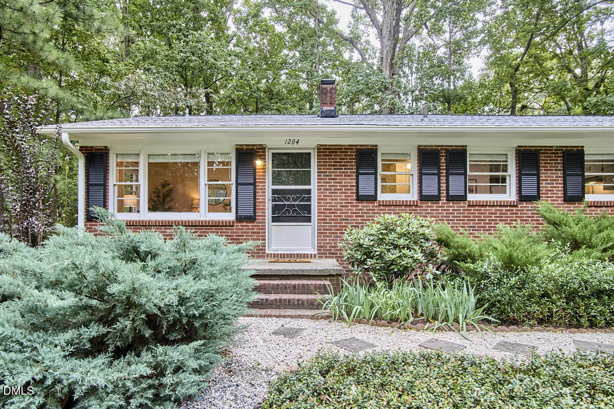 1204 E Oak Drive Property Photo 1