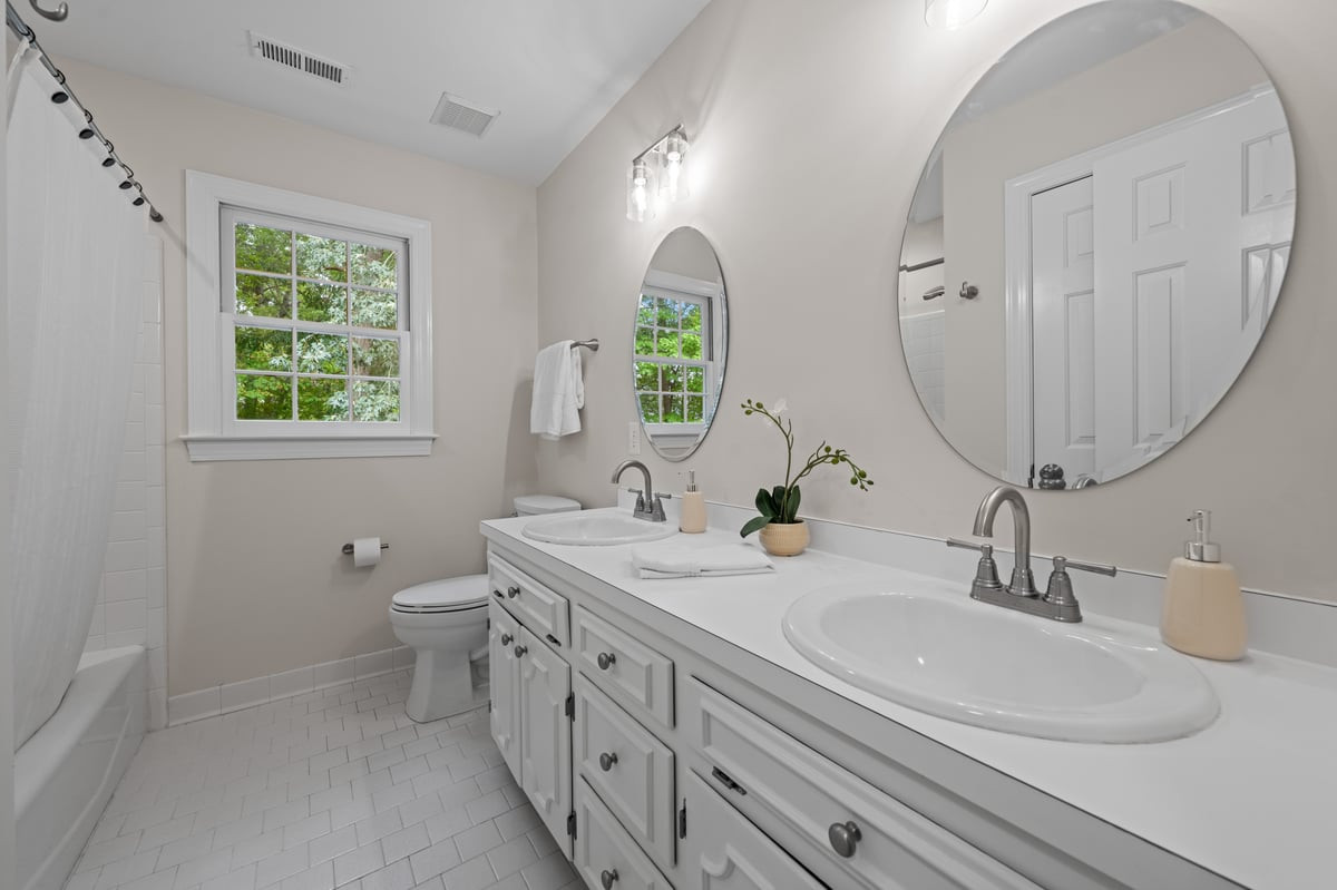2221 Brisbayne Circle Property Photo 16