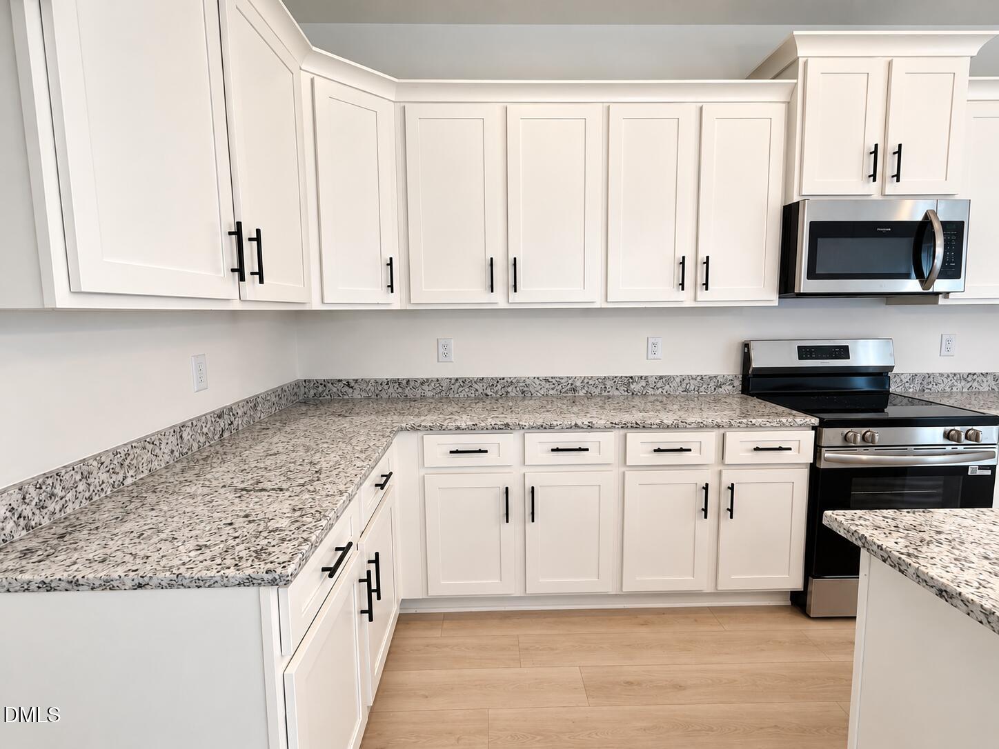 2030 Tharrington Way Property Photo 10