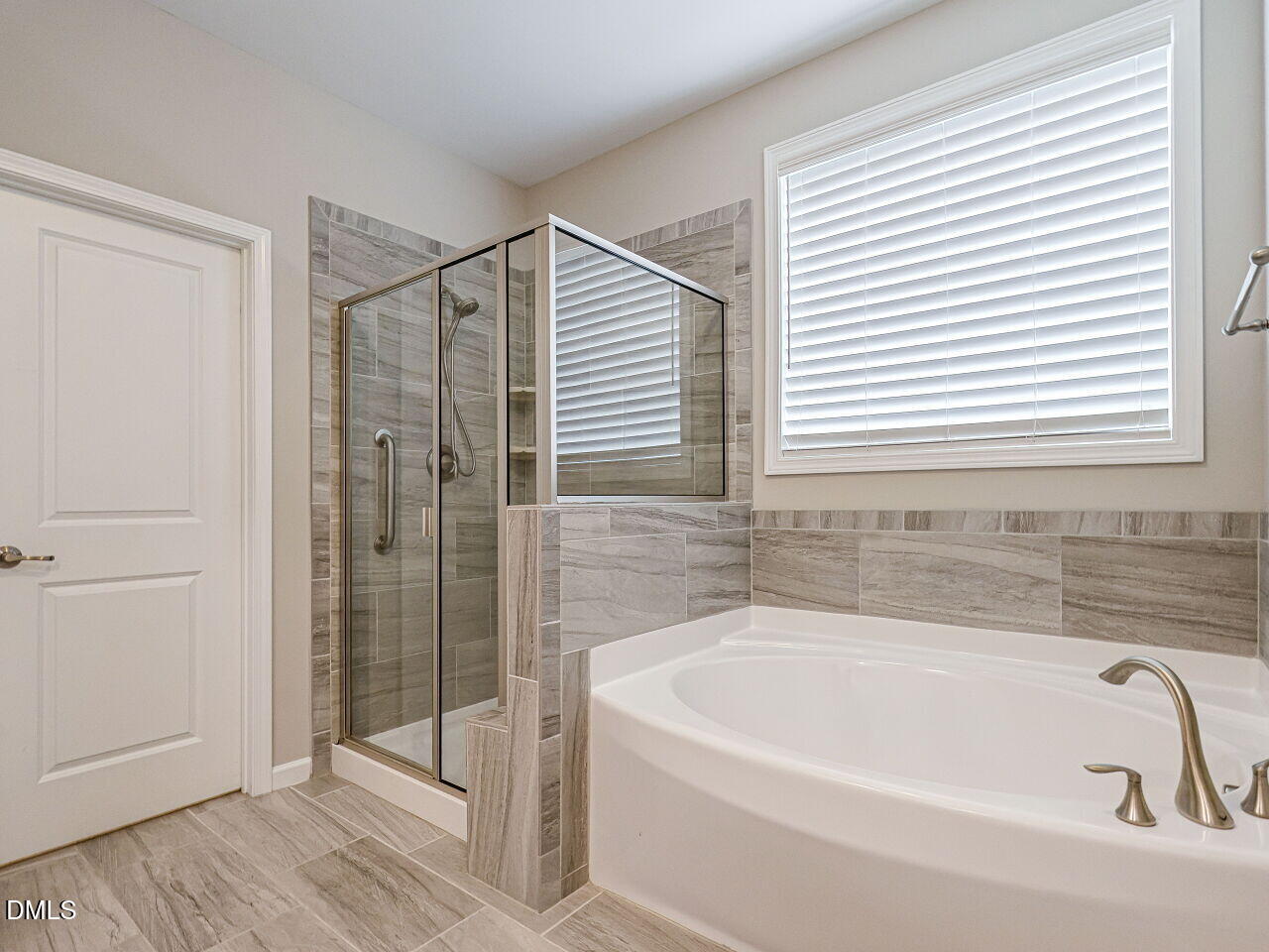 1816 Longmont Drive Property Photo 6