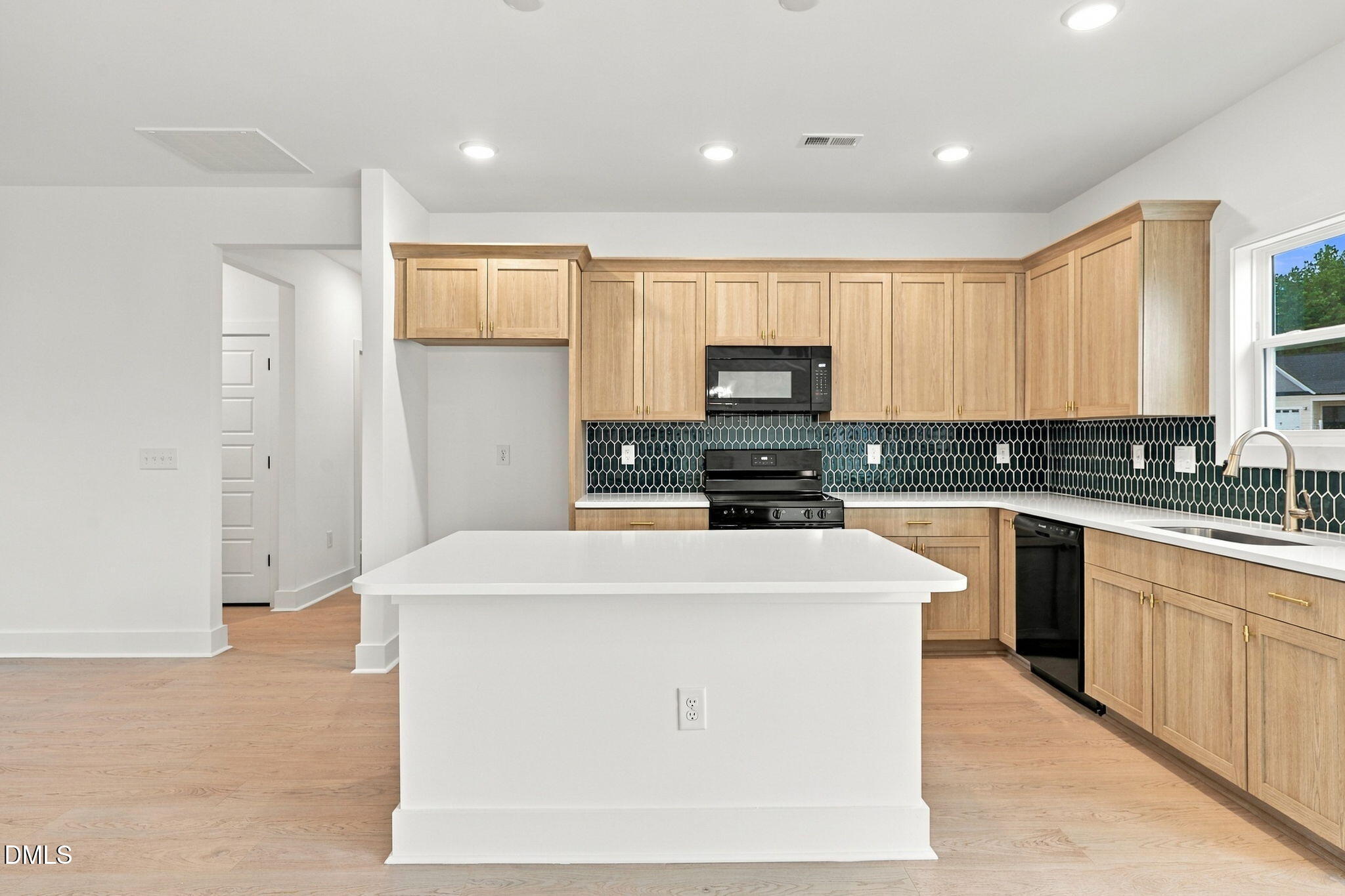 135 Grinnell Loop Property Photo 9