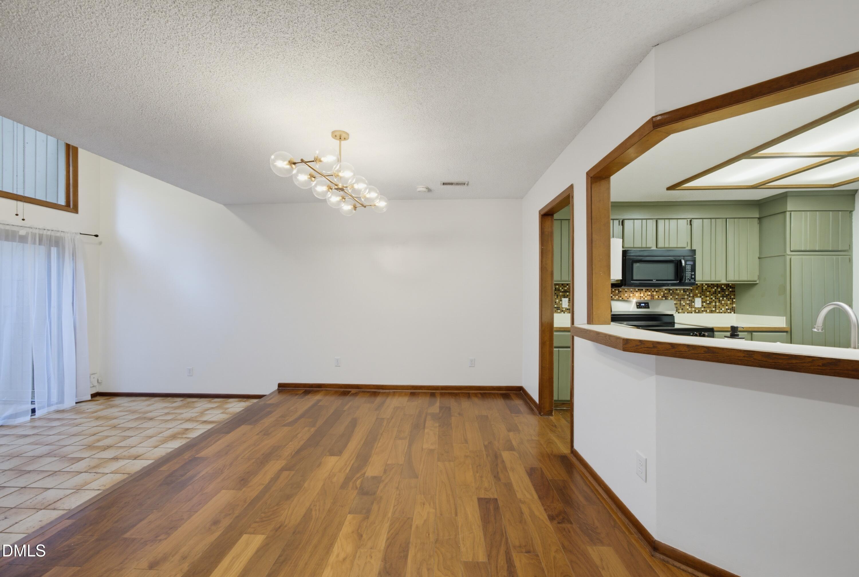 4303 Sunbelt Place Property Photo 3