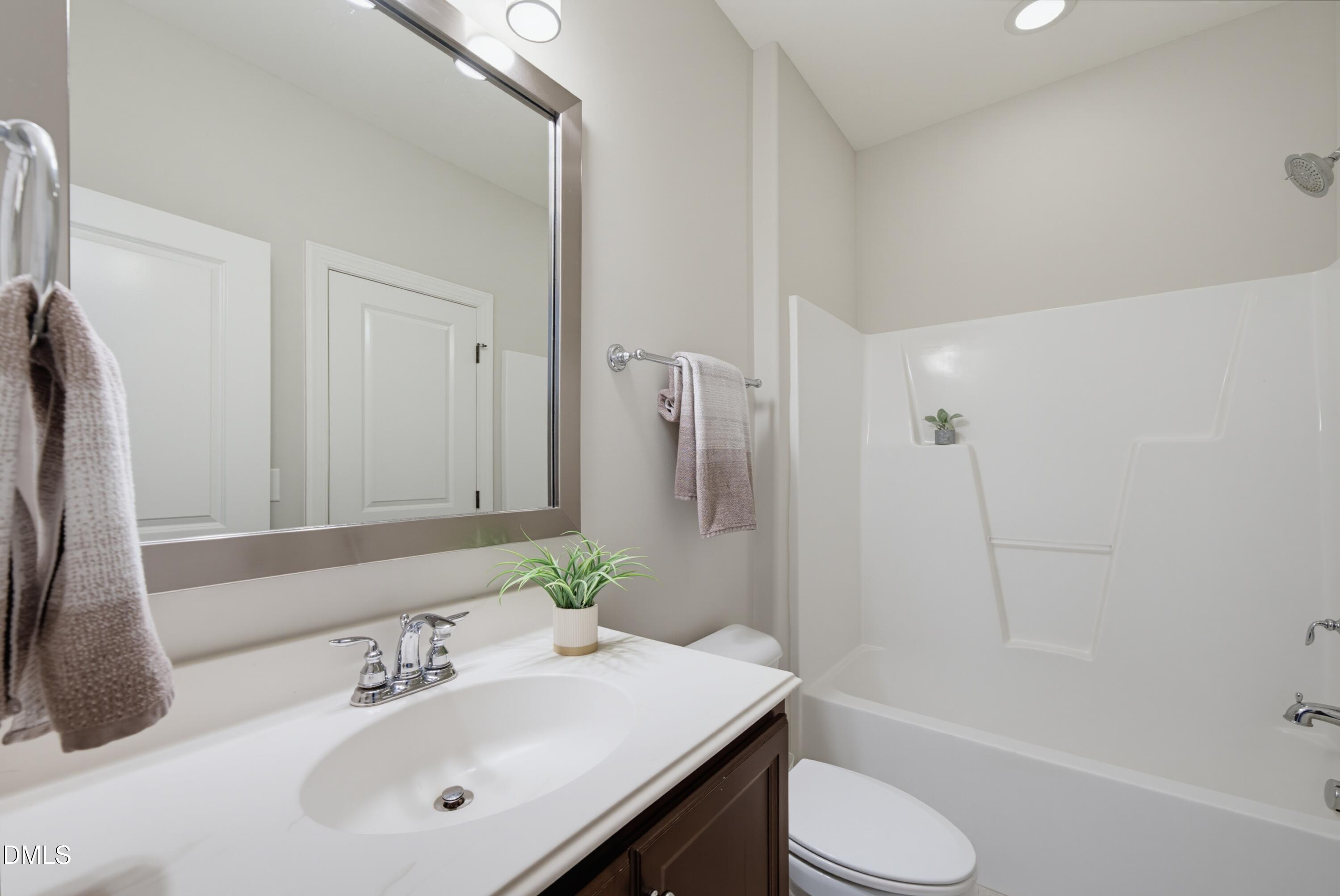 1101 Woodland Grove Way Property Photo 35
