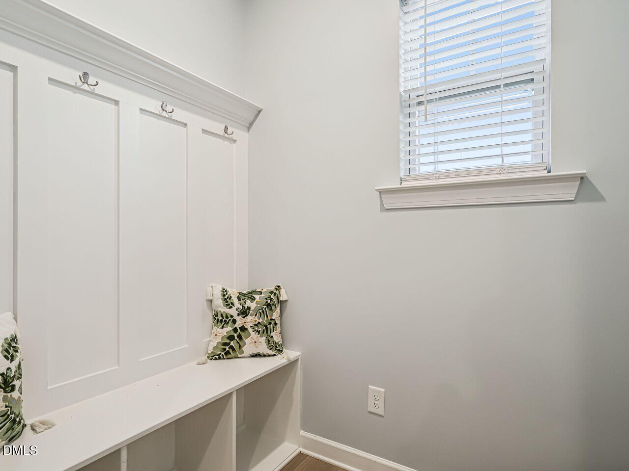 637 Future Islands Way Property Photo 6