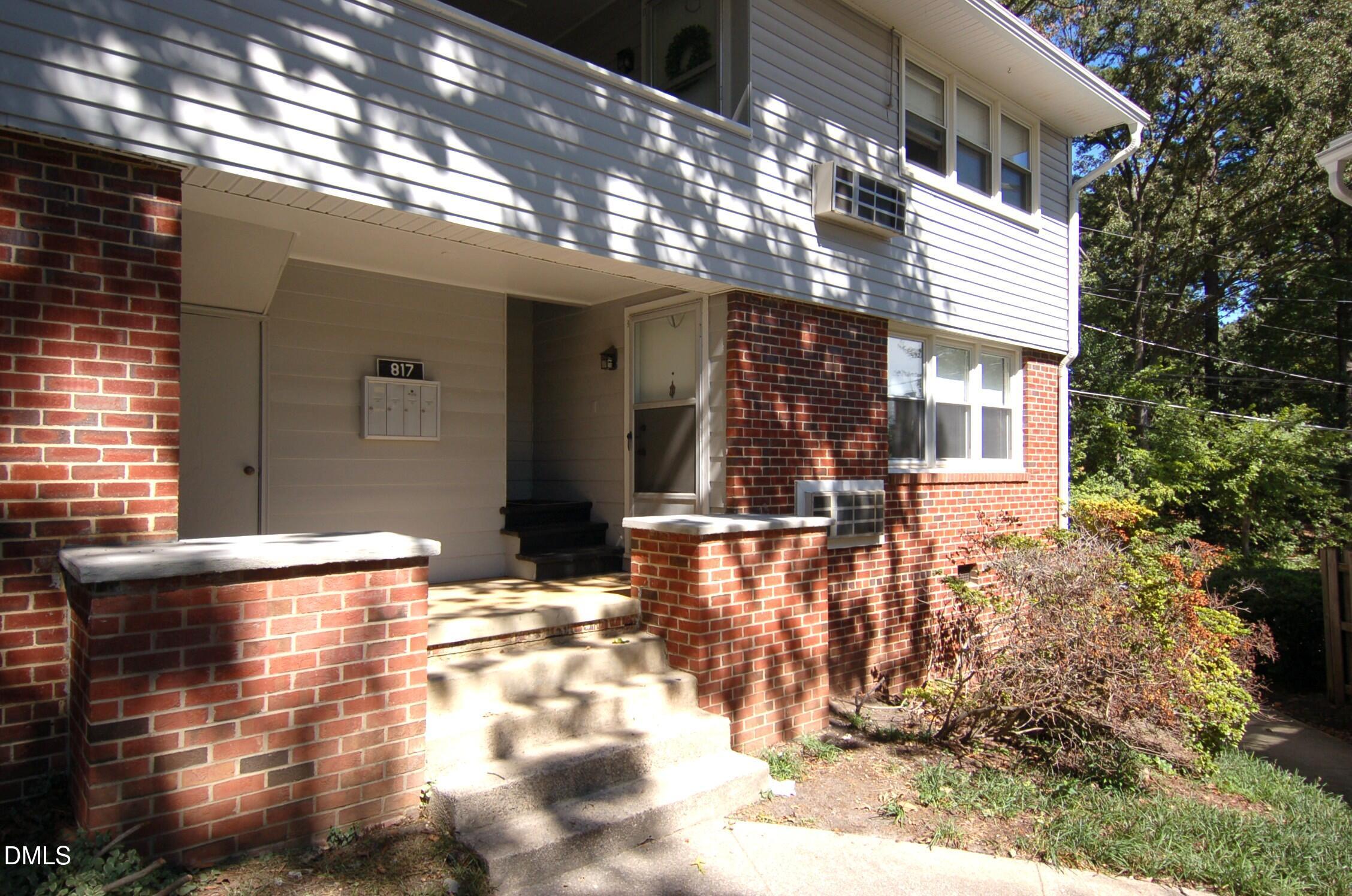817 Daniels Street B Property Photo 1