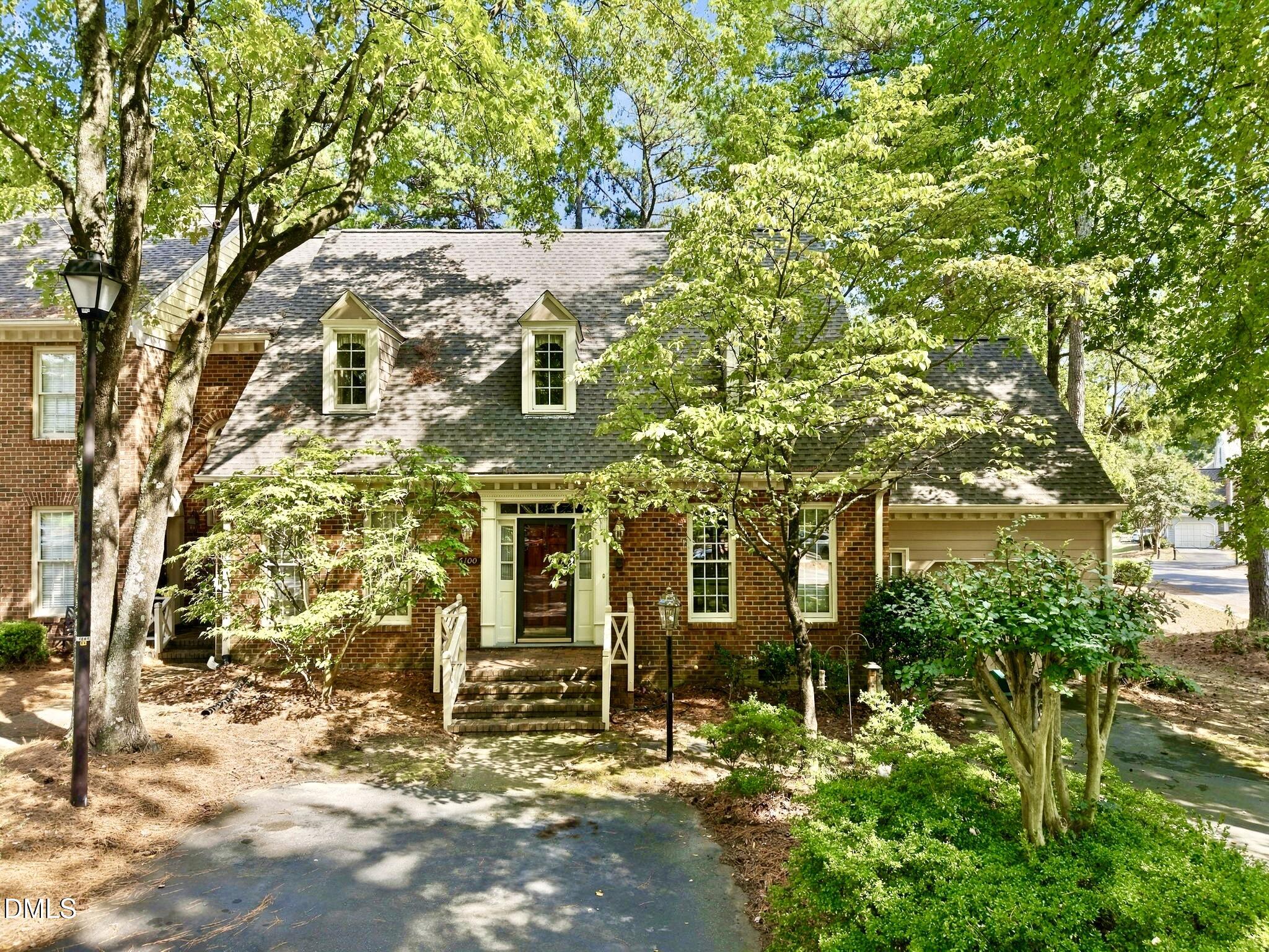 6100 Parker Croft Court Property Photo 1