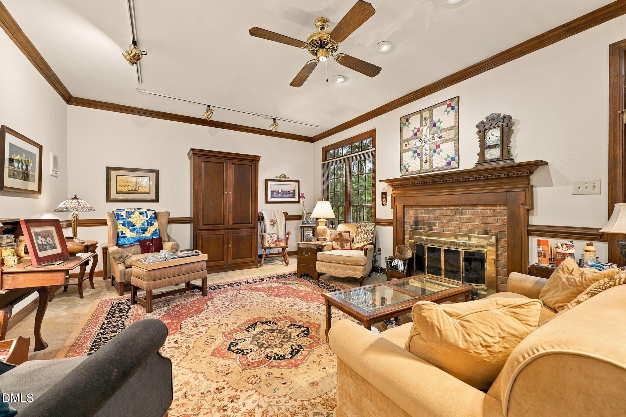 6100 Parker Croft Court Property Photo 4