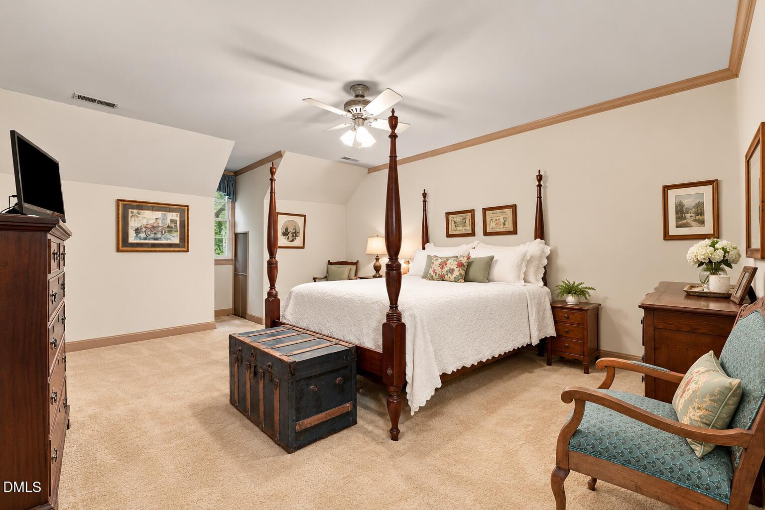 6100 Parker Croft Court Property Photo 13