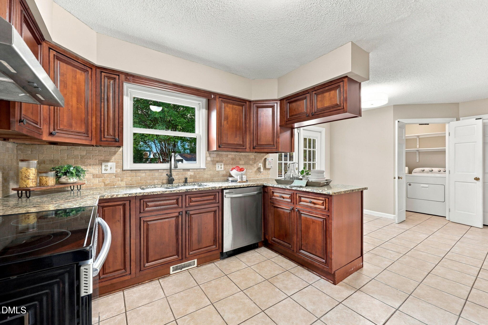 603 Pinewood Drive Property Photo 14