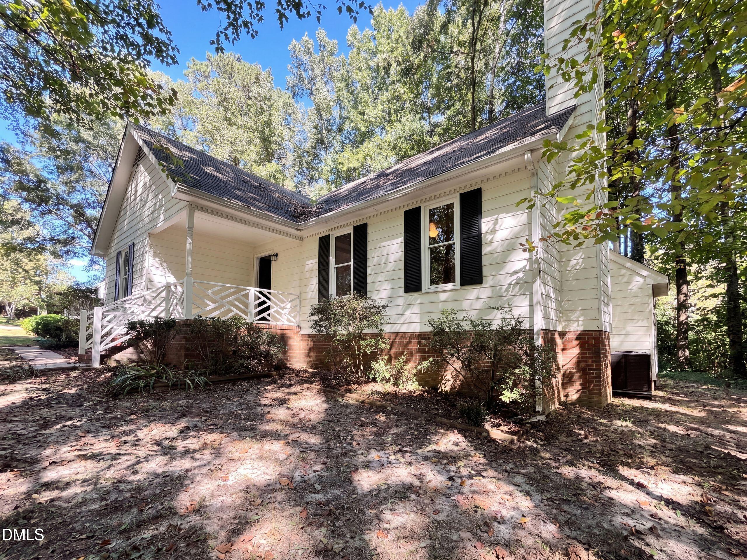 1900 Cedar Court Property Photo 1