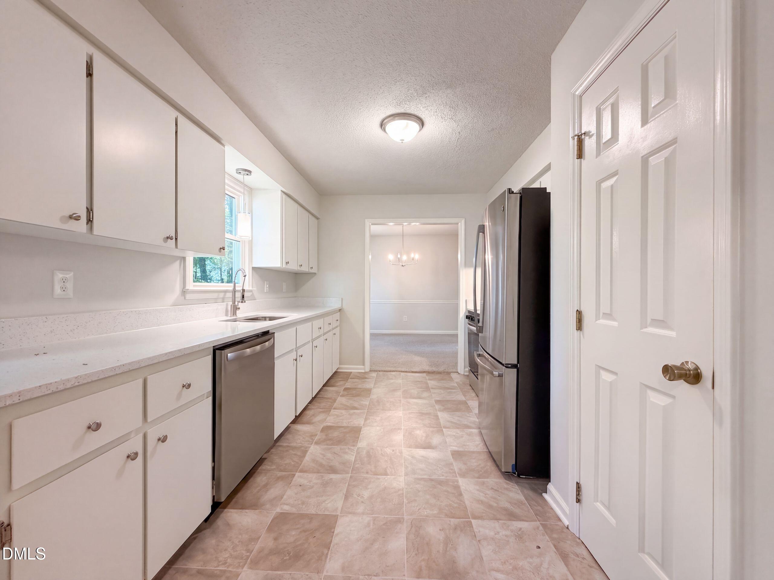 1900 Cedar Court Property Photo 2