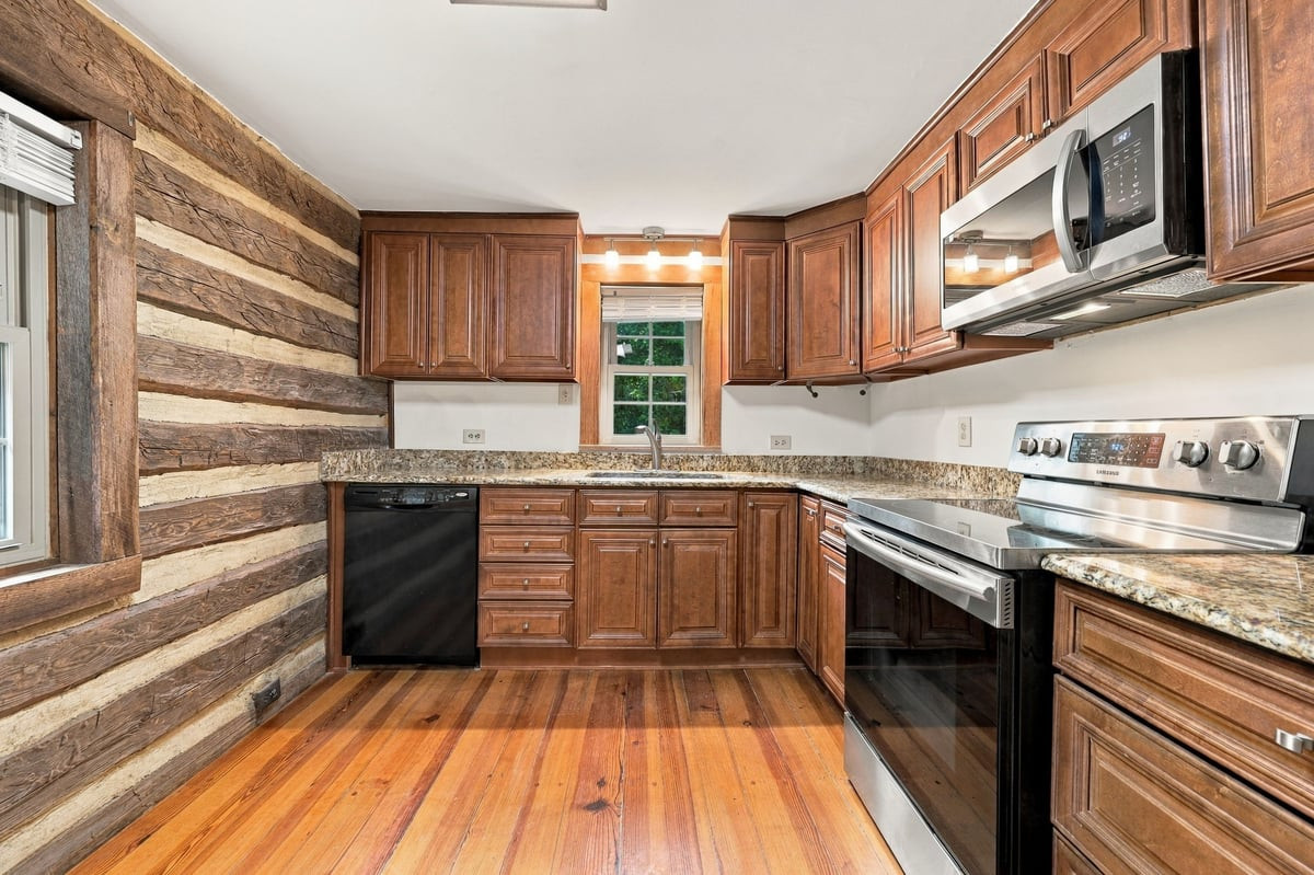 4592 Boogaboo Trail Property Photo 6