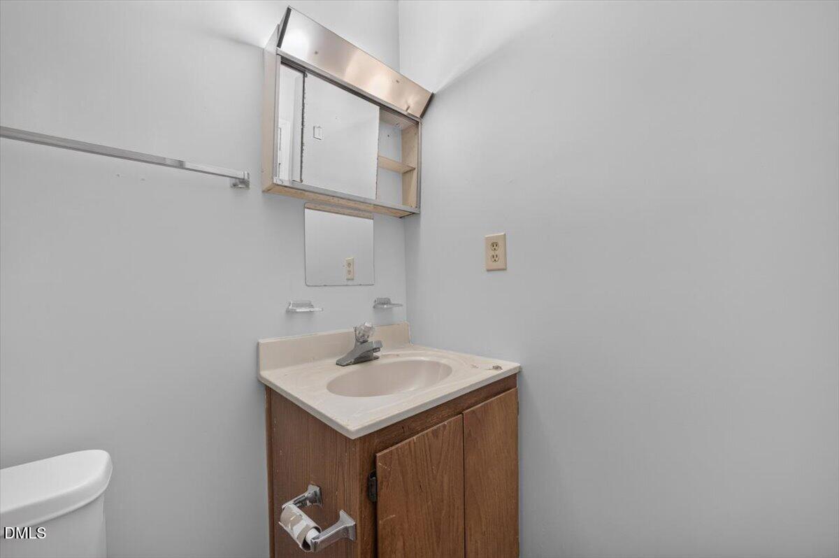 1000 Fargo Street H1 Property Photo 24