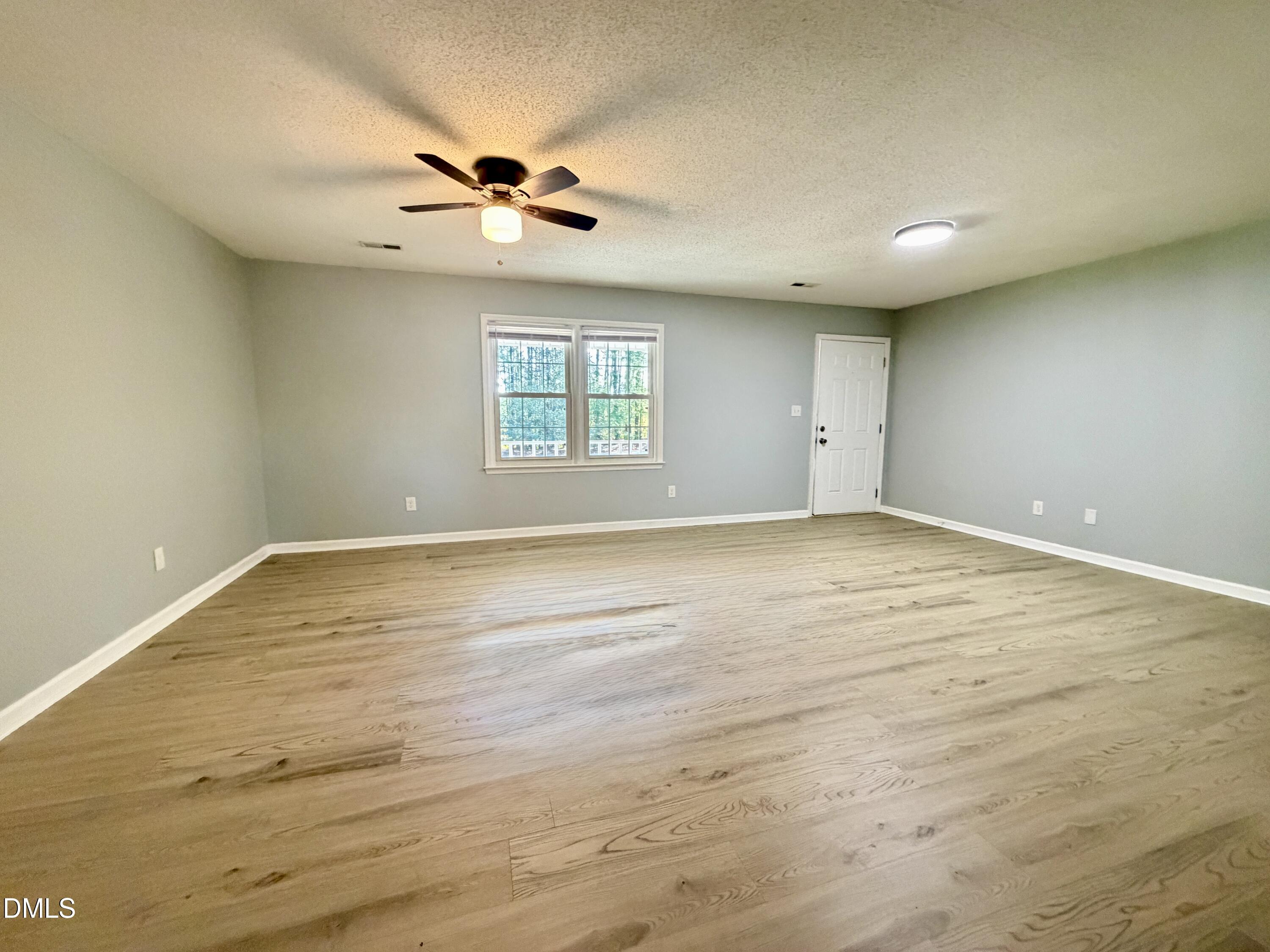 115 Violet Lane Property Photo 6