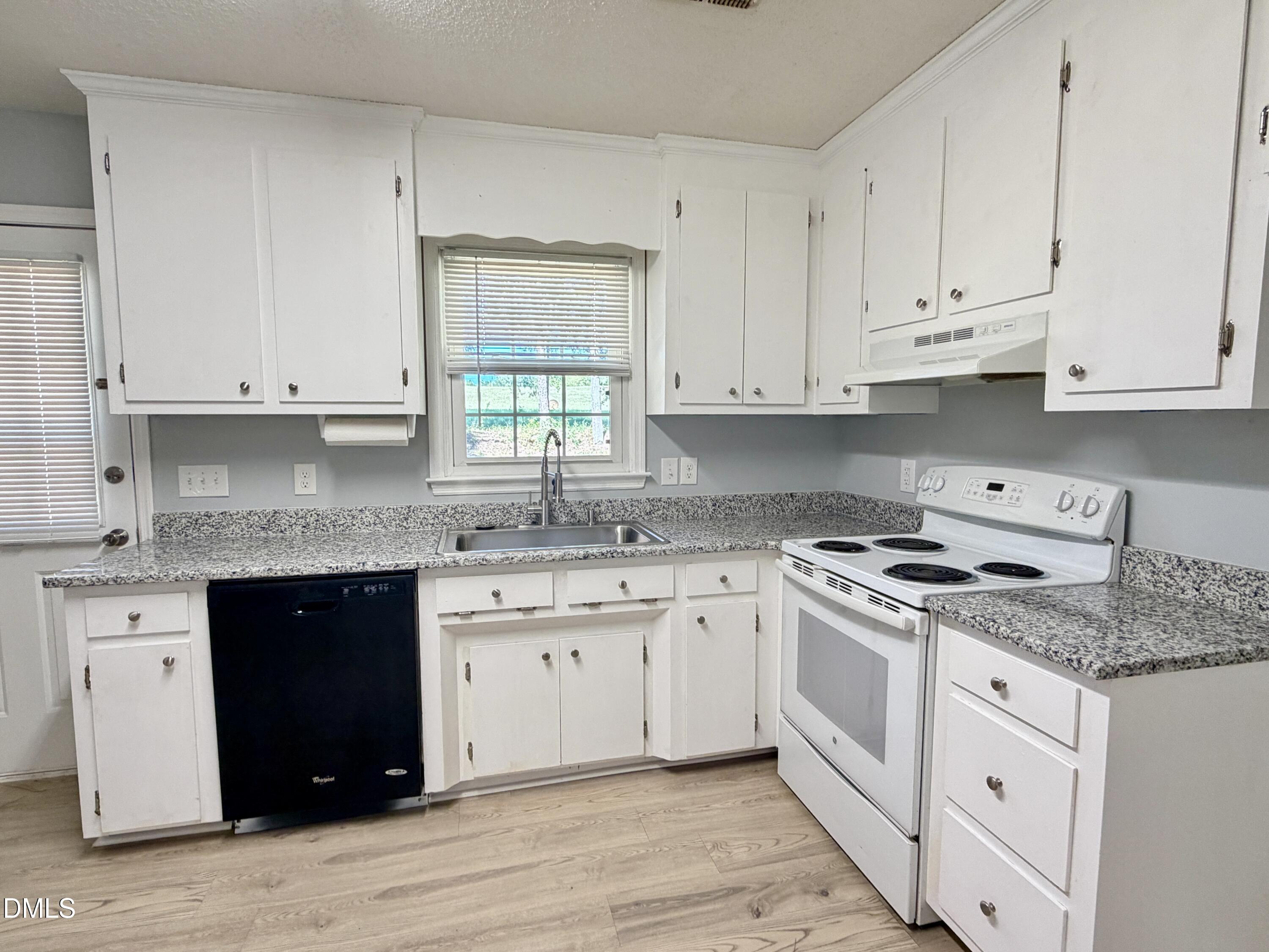 115 Violet Lane Property Photo 7