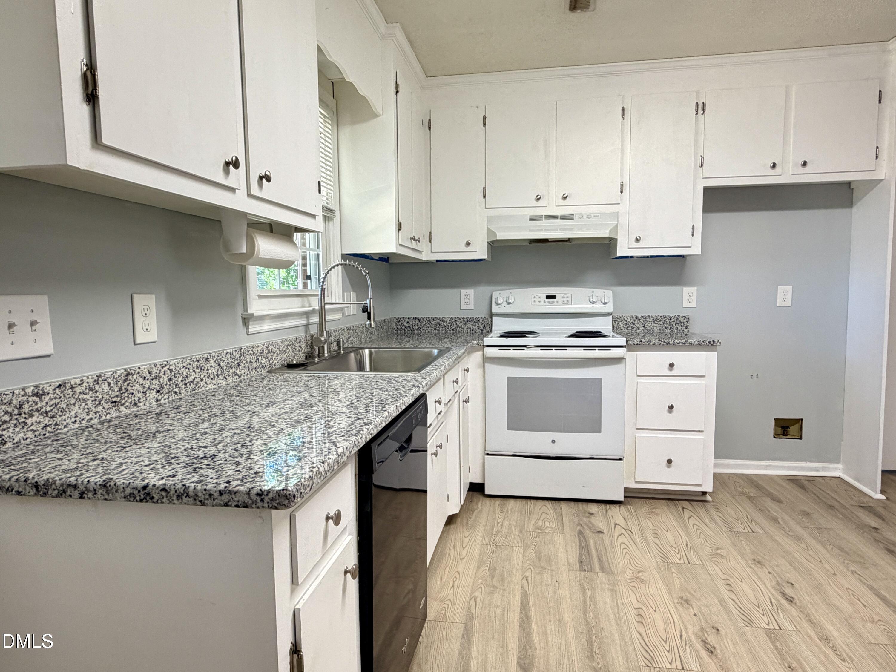 115 Violet Lane Property Photo 8