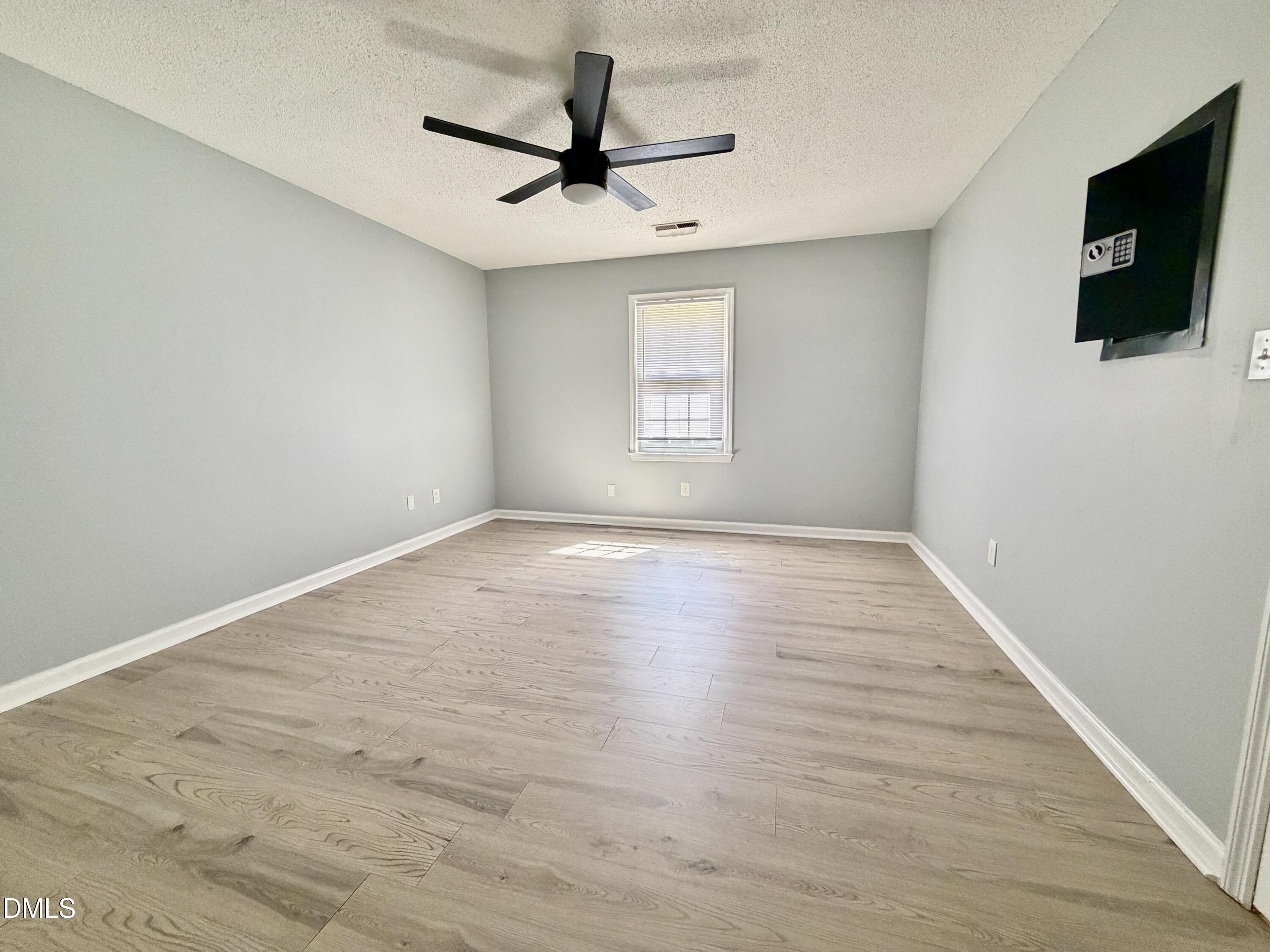 115 Violet Lane Property Photo 14