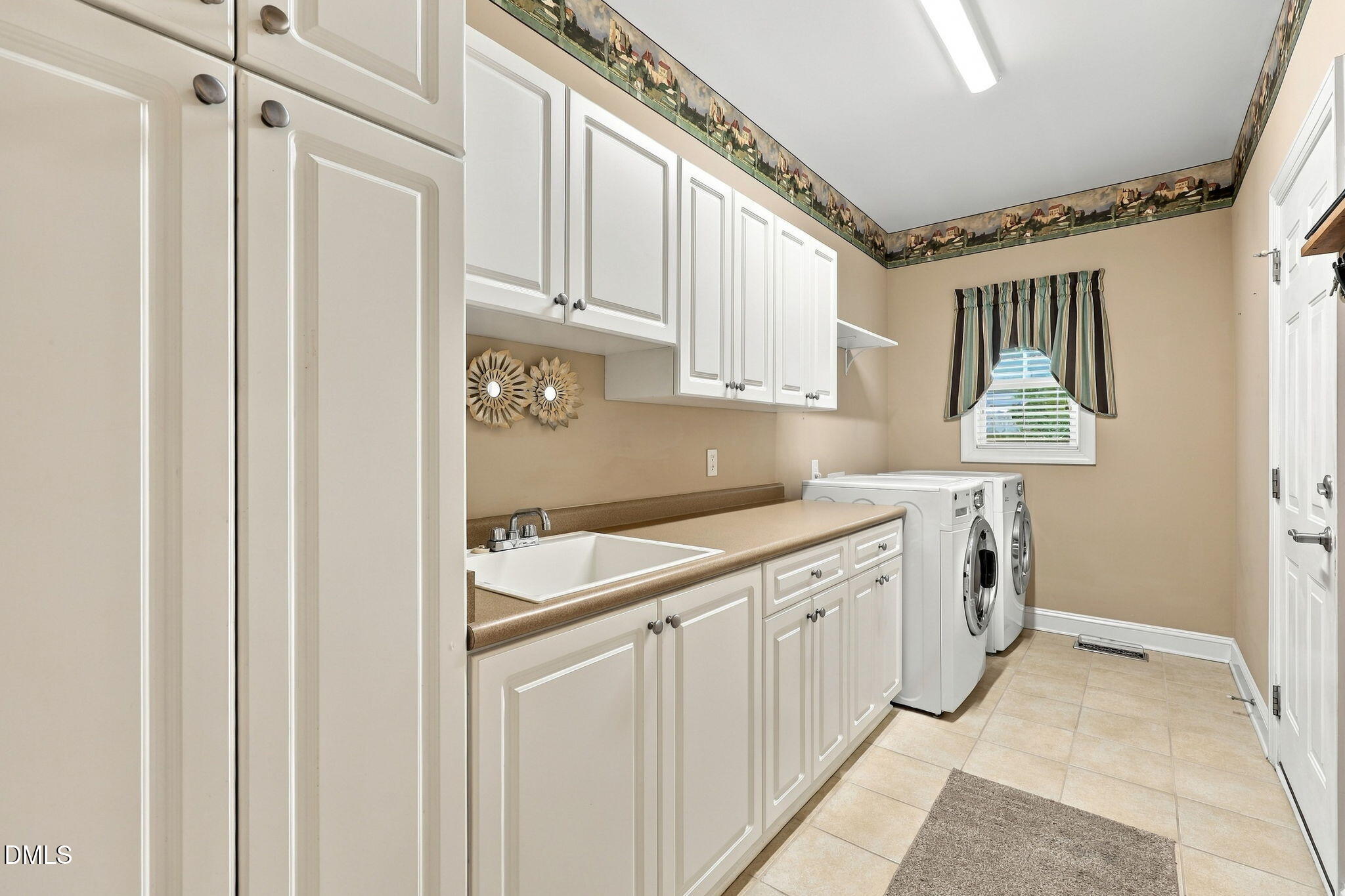 1209 Shining Water Lane Property Photo 18