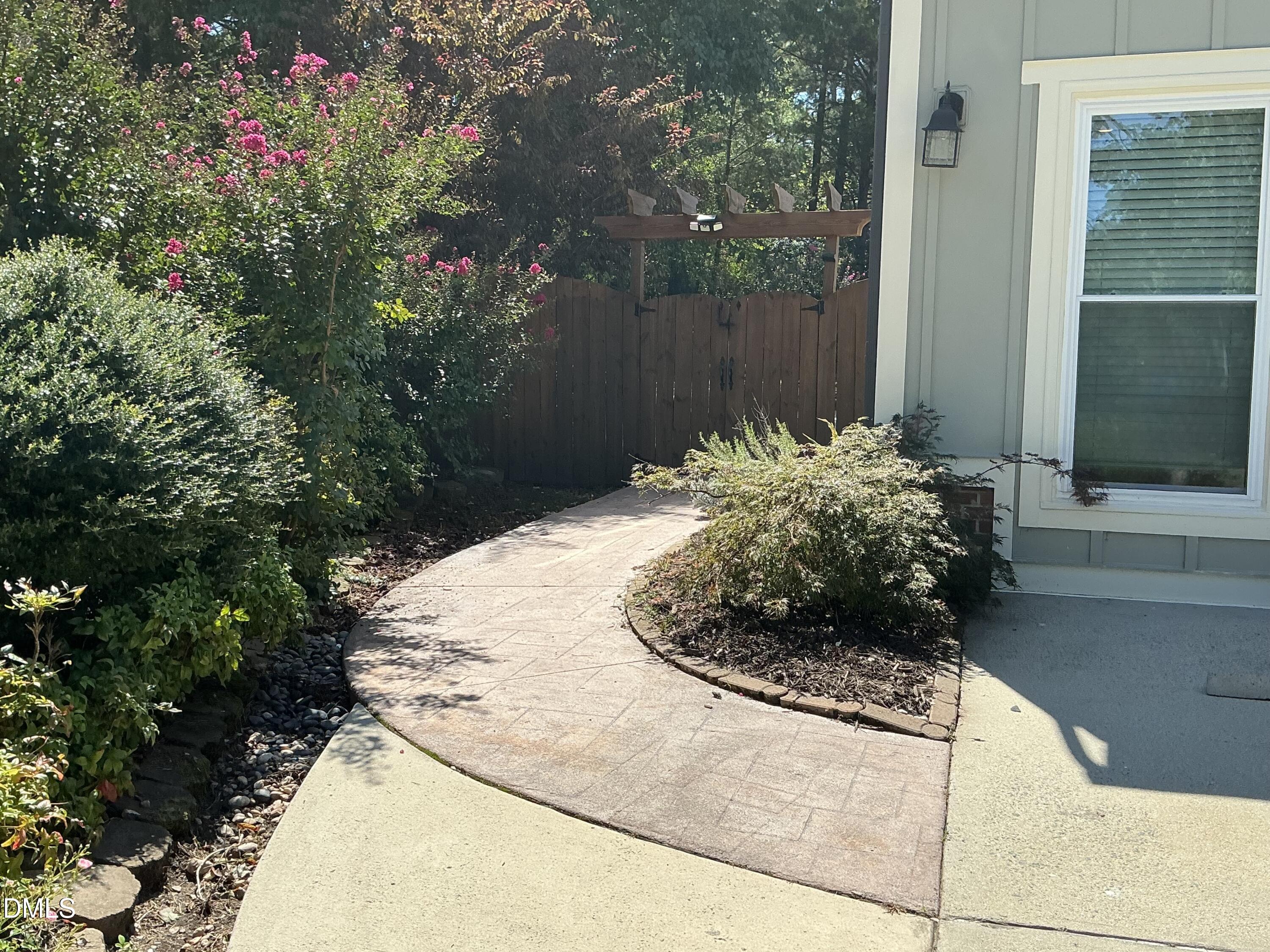 9 Wavecrest Court Property Photo 4