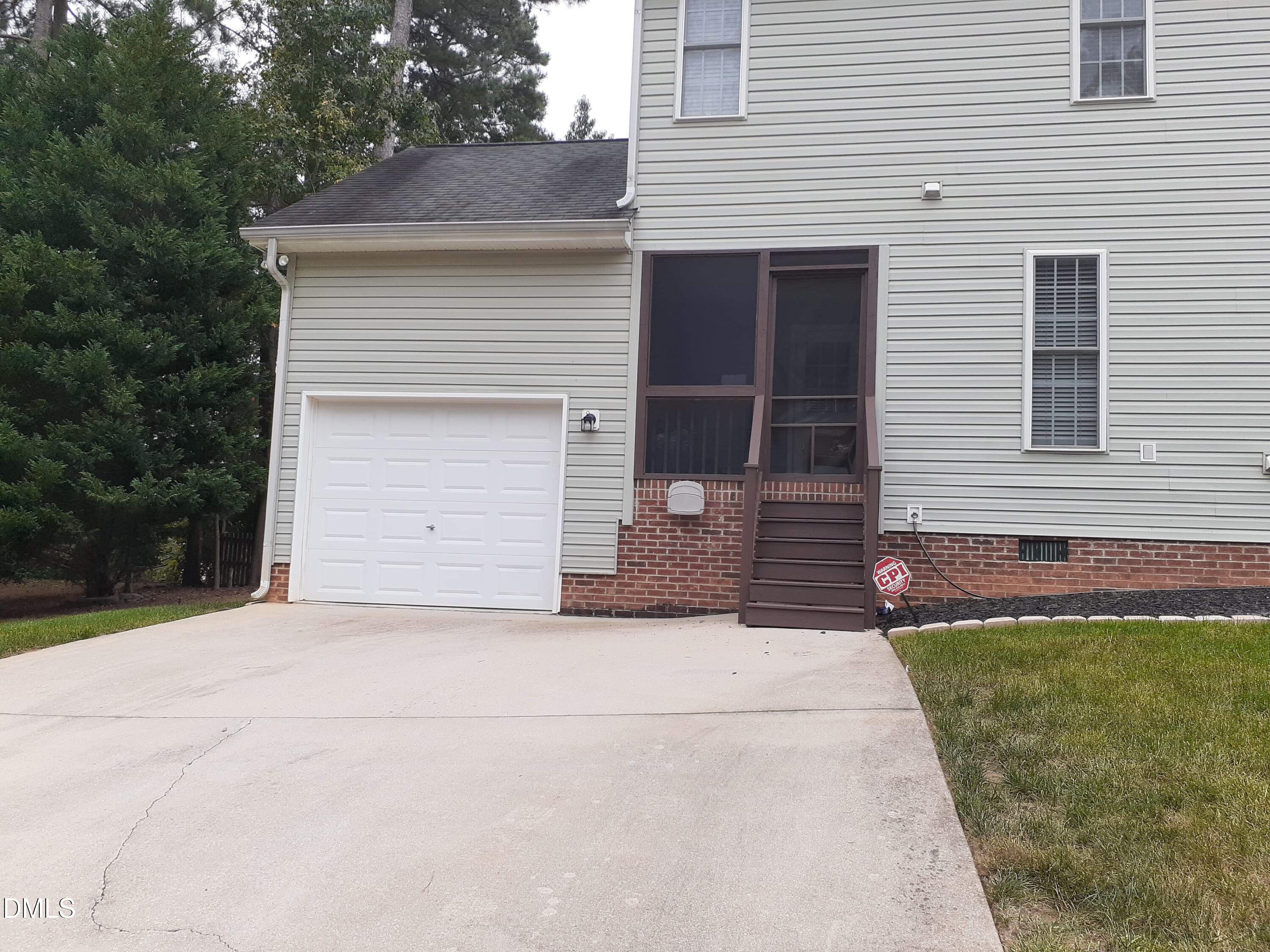 220 Whistling Swan Drive Property Photo 4