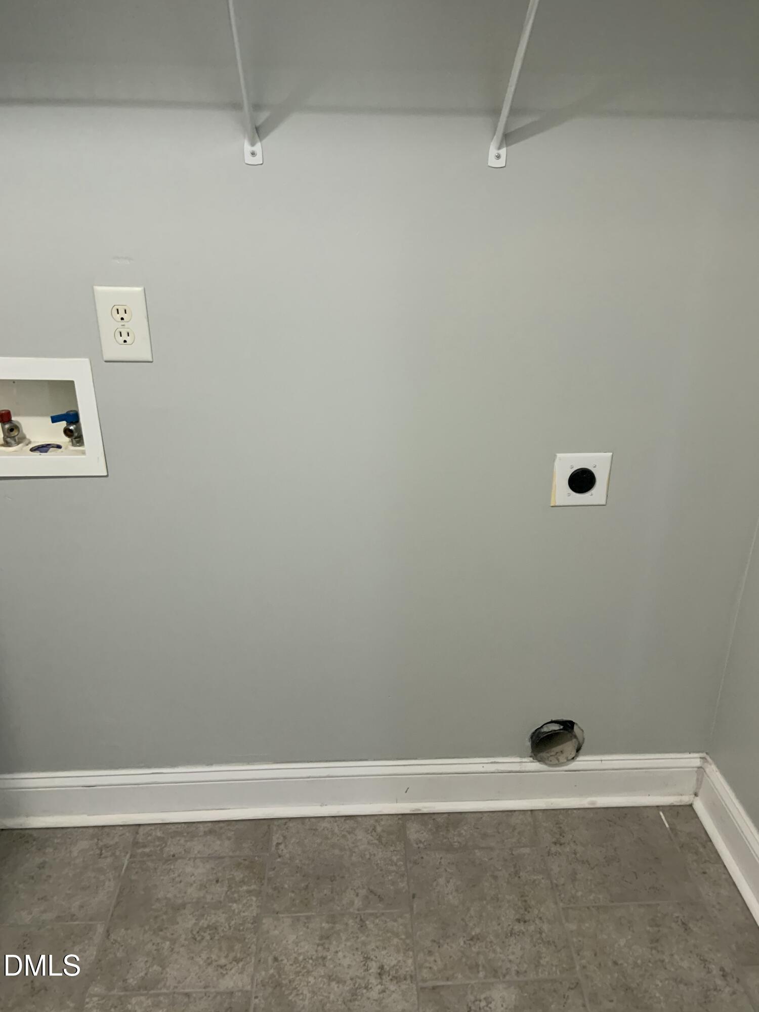 220 Whistling Swan Drive Property Photo 17