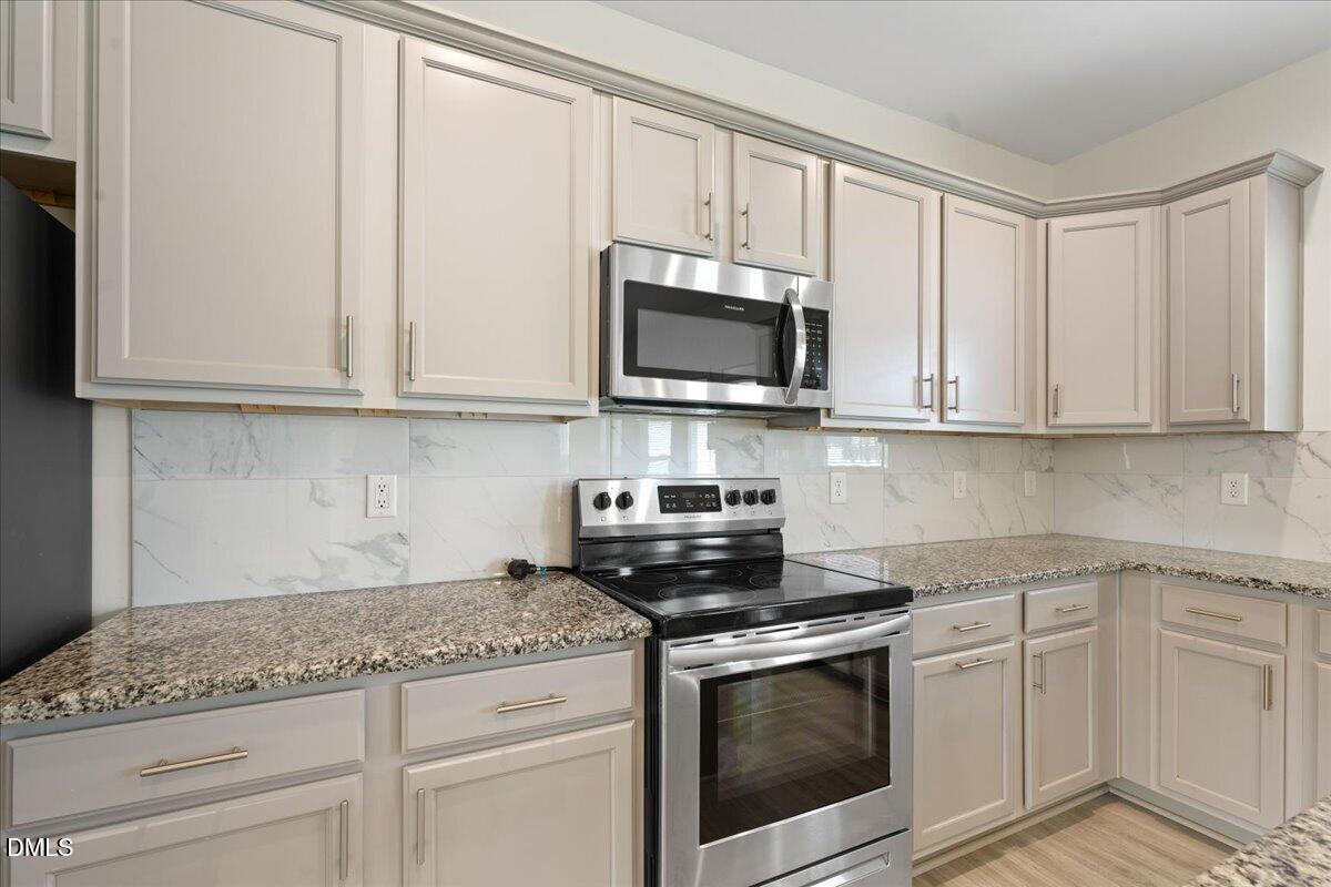 105 Wicklow Court Property Photo 17
