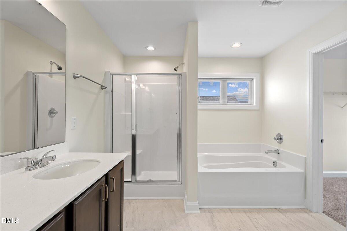 105 Wicklow Court Property Photo 28