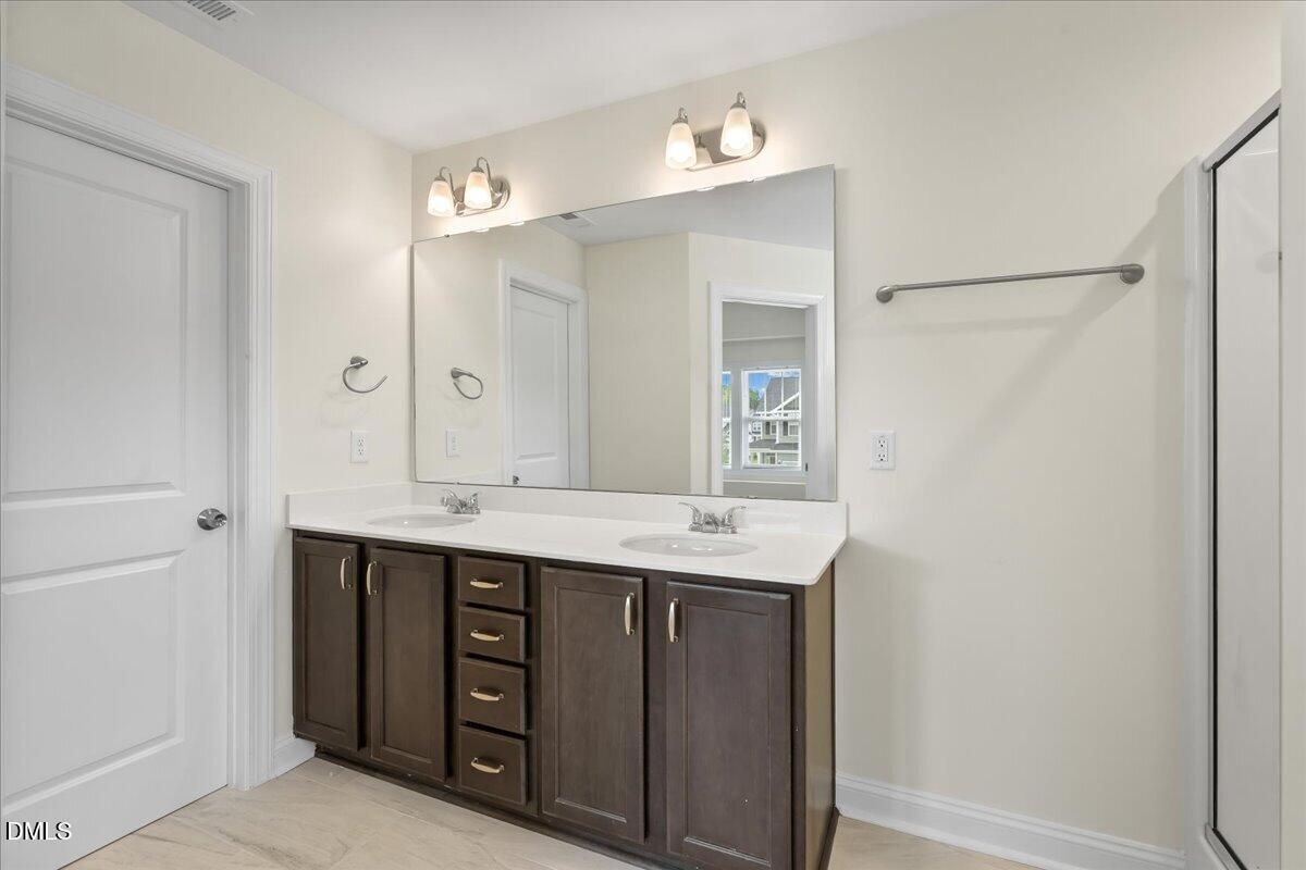 105 Wicklow Court Property Photo 29